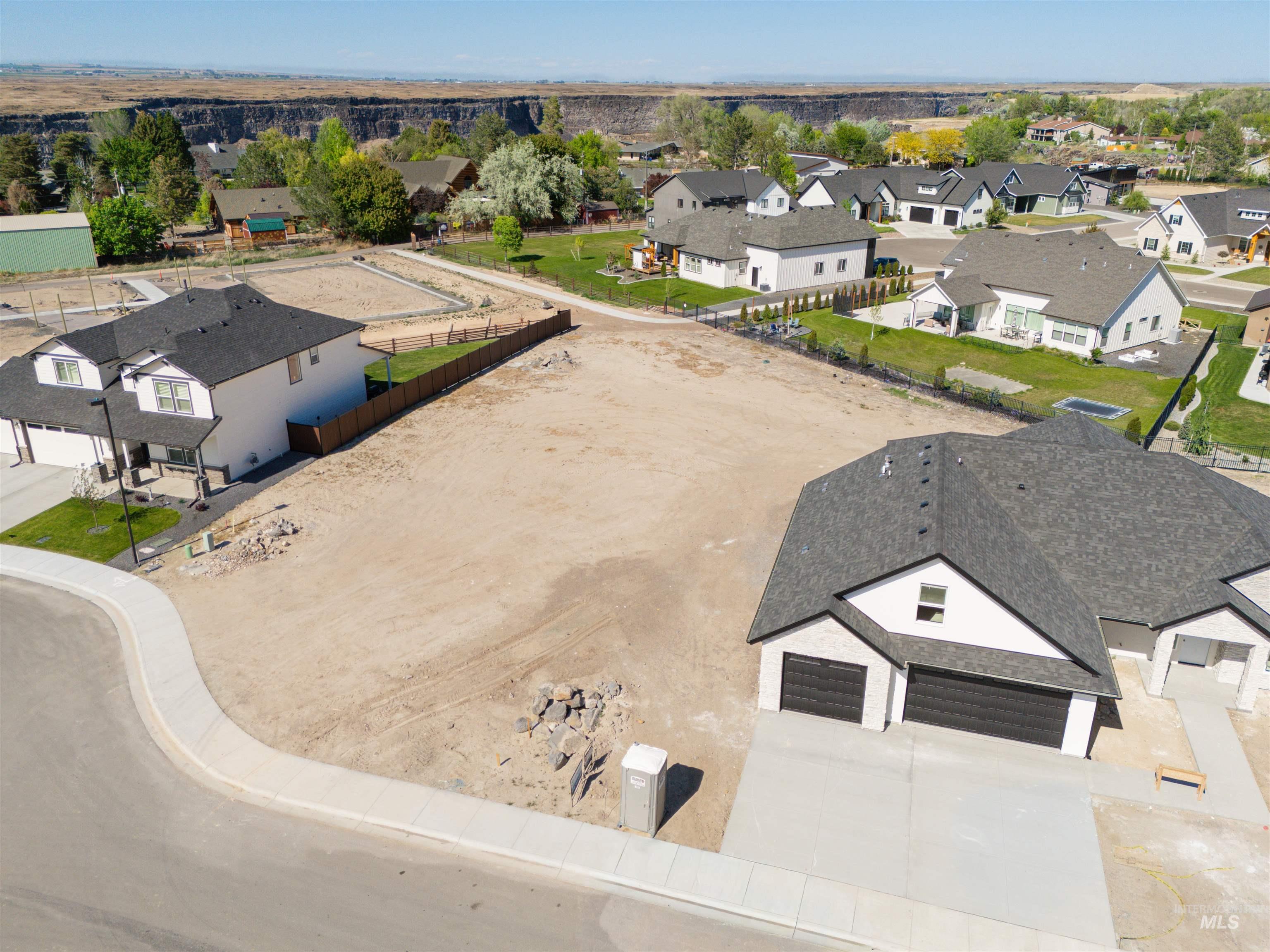 1660 Tule Drive Property Photo 4