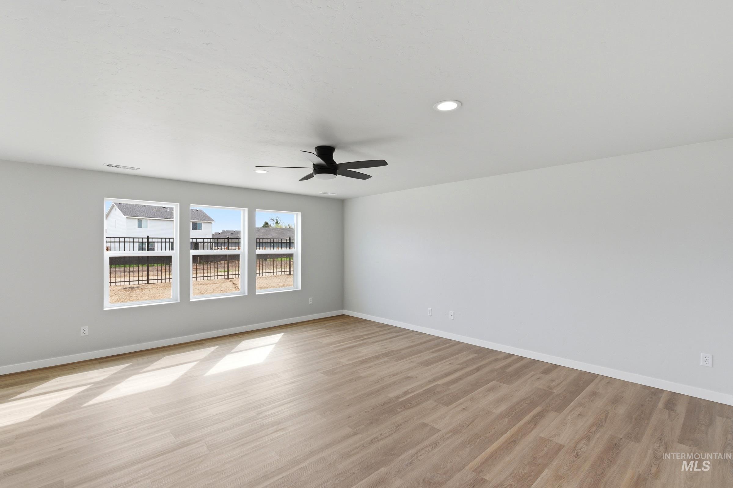 16558 Dunning Way Property Photo 7