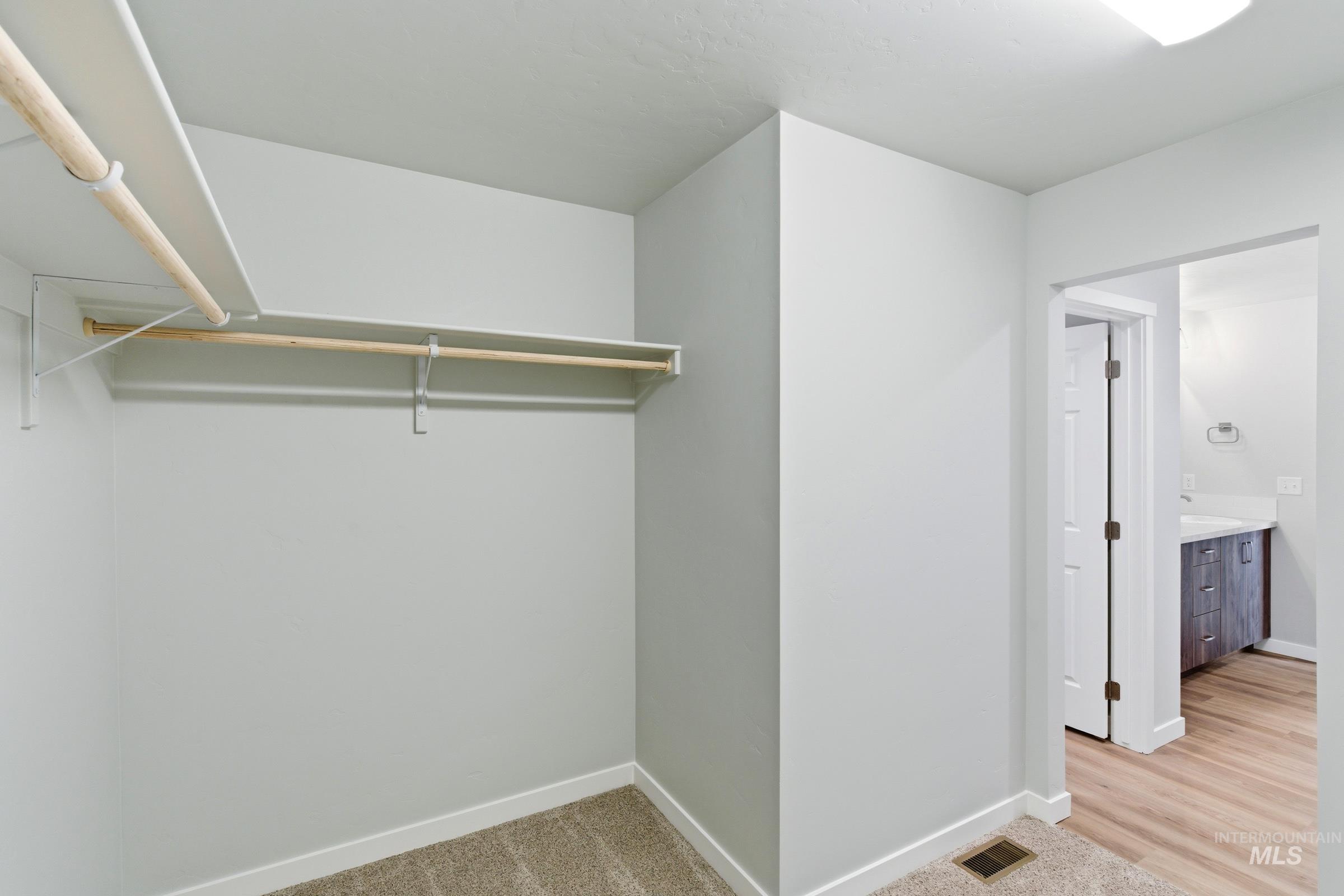 16558 Dunning Way Property Photo 27