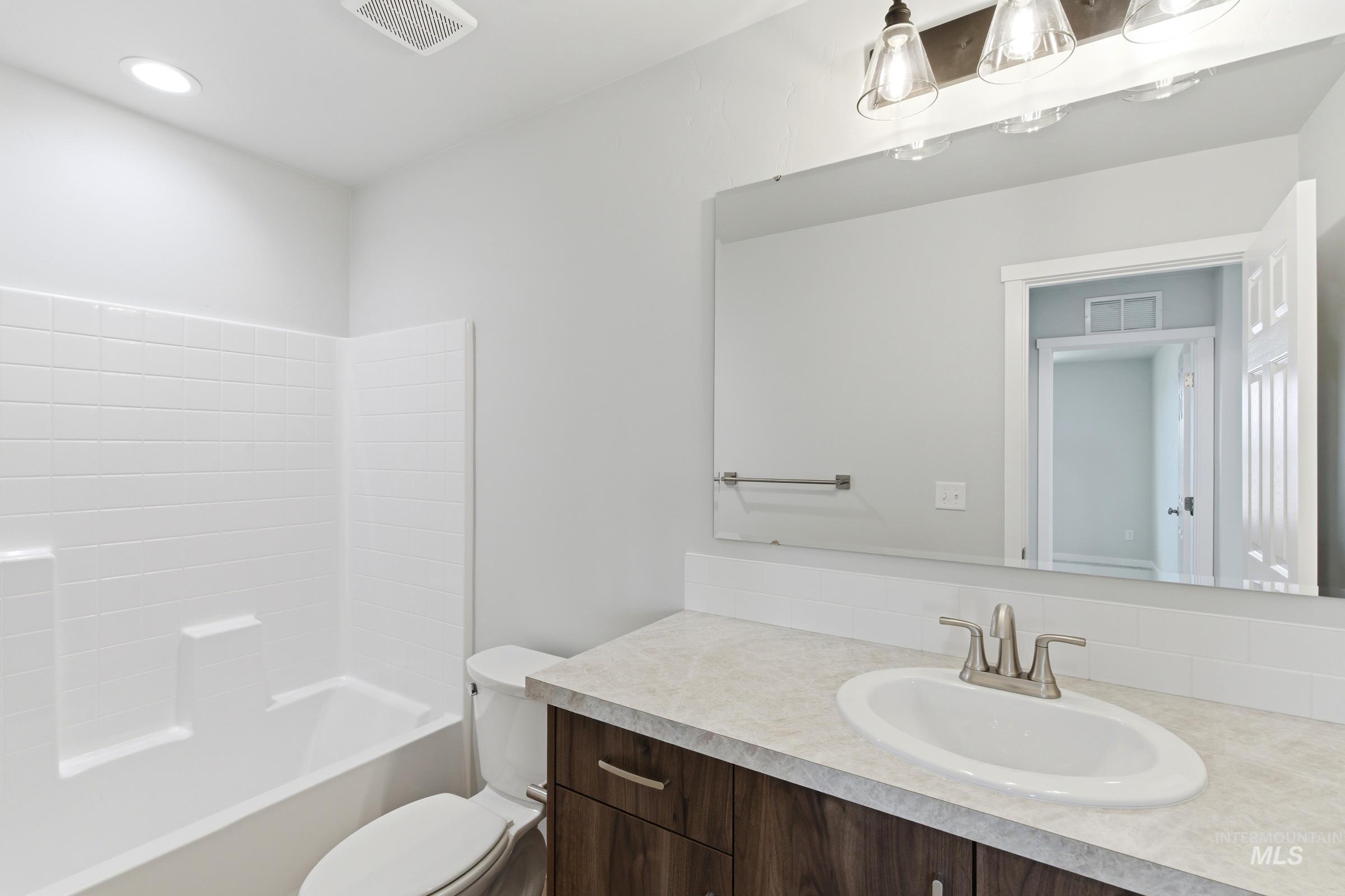 16558 Dunning Way Property Photo 32