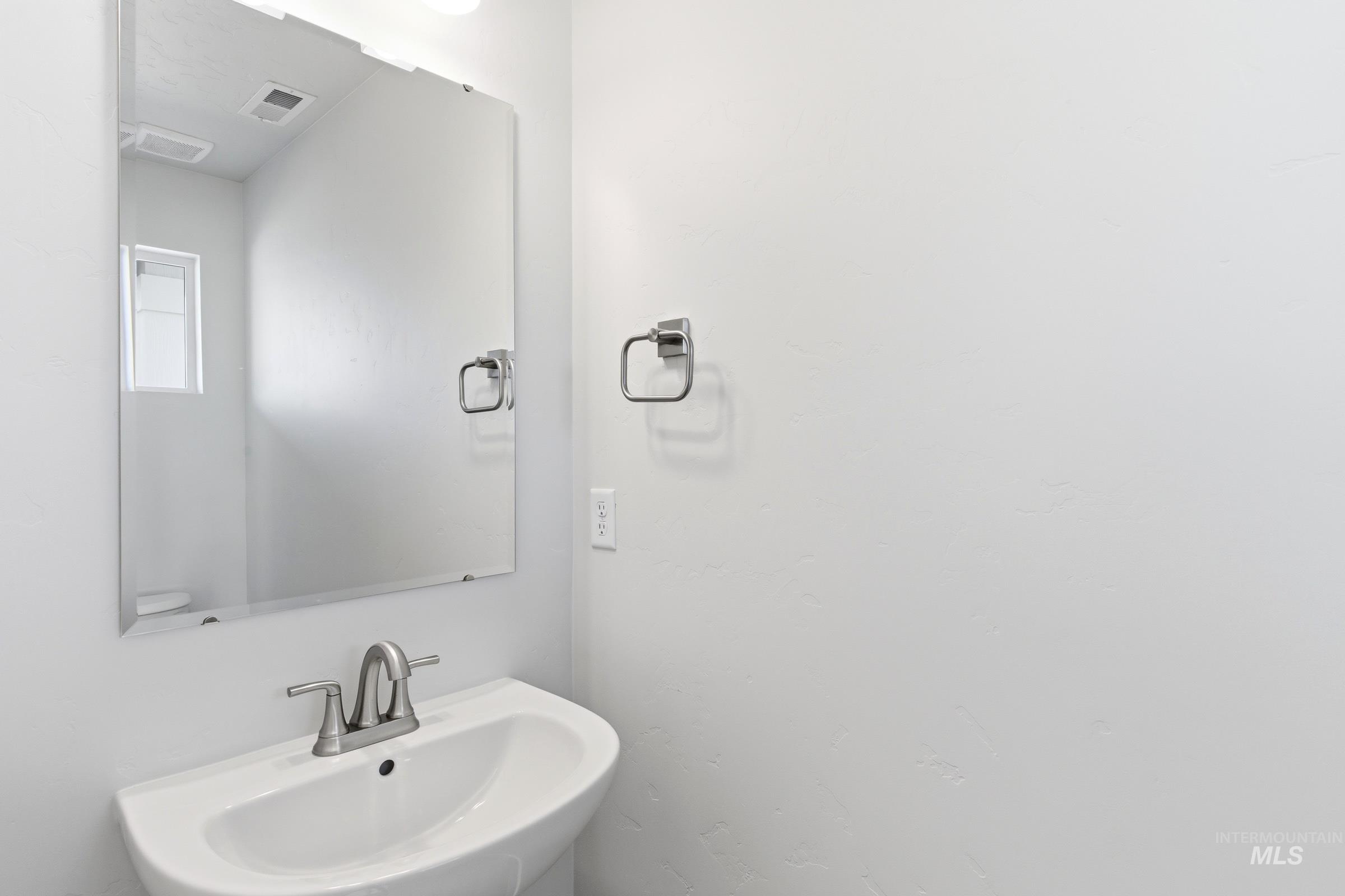 13721 Redway Ct Property Photo 12