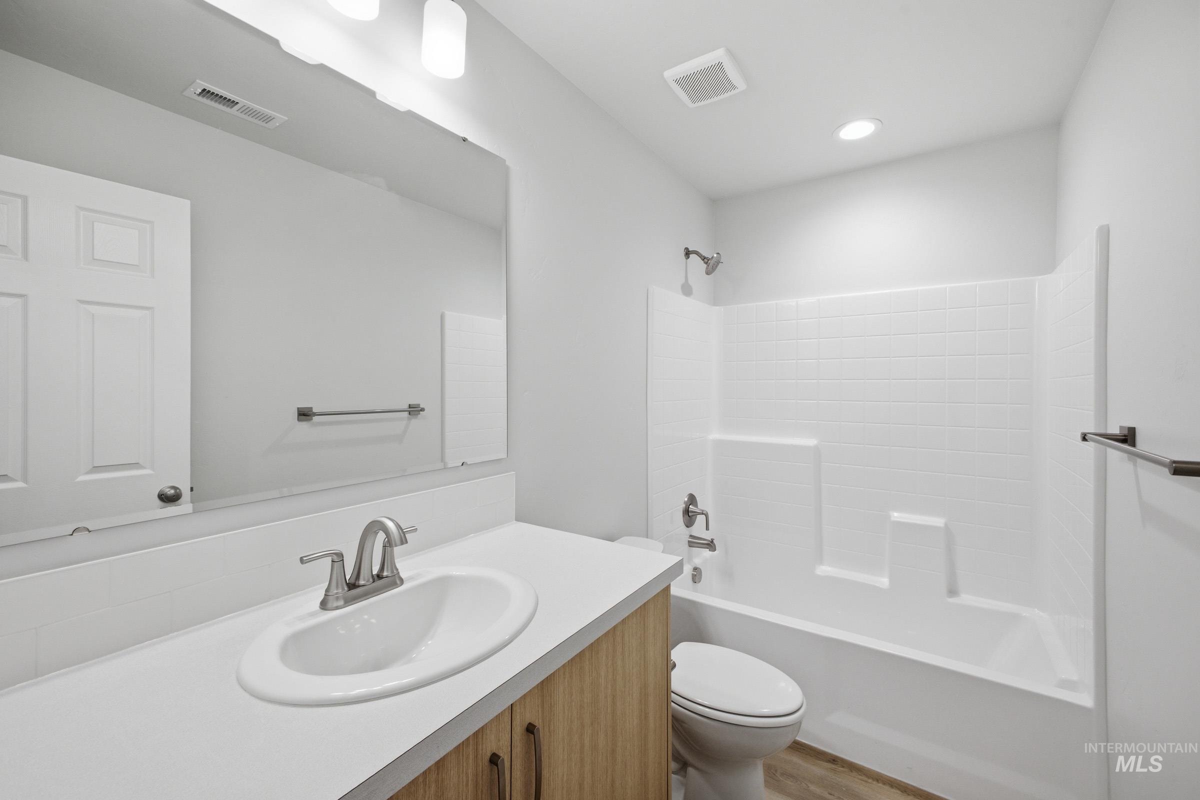 3717 E Syracuse St Property Photo 12