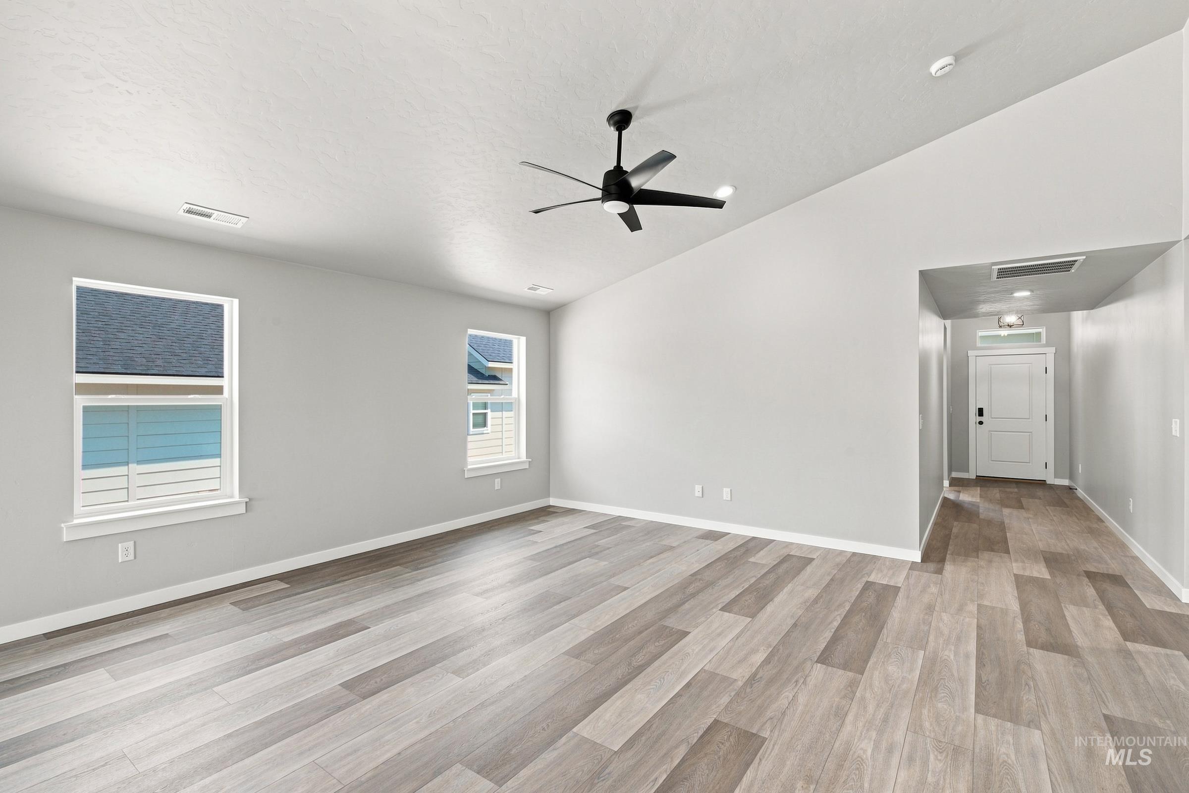 2199 S Border Way Property Photo 10
