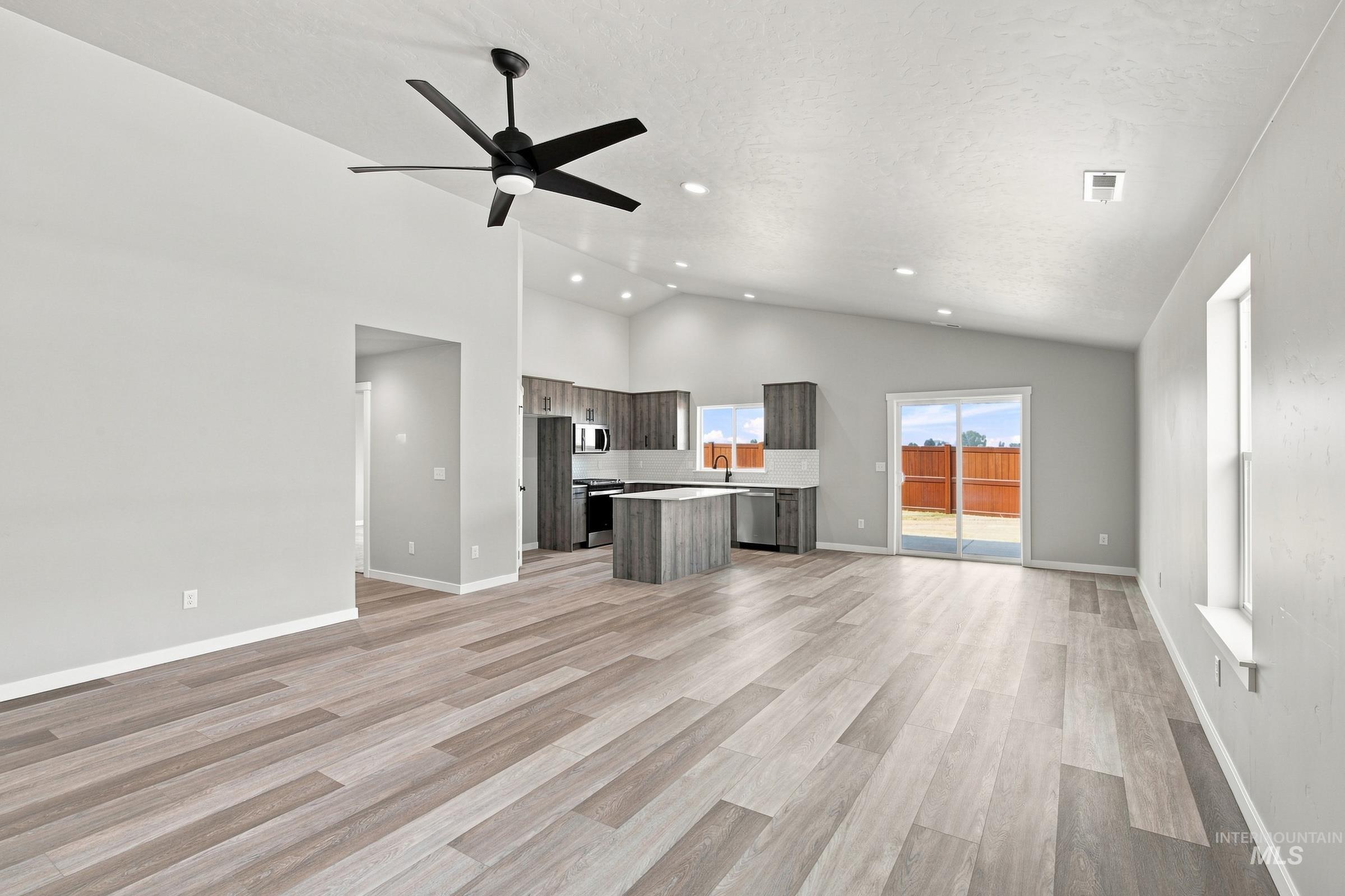 2199 S Border Way Property Photo 13