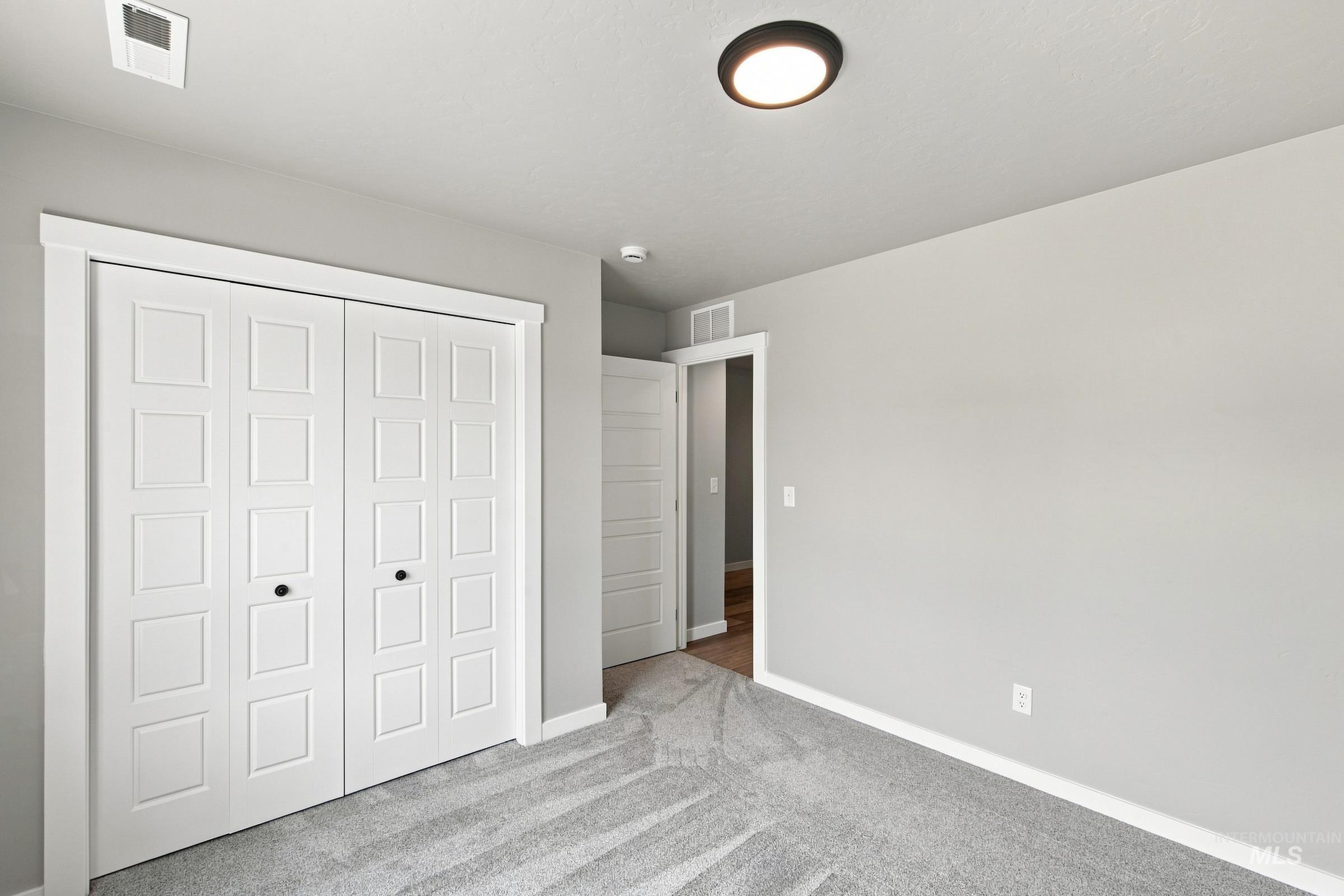 2199 S Border Way Property Photo 15