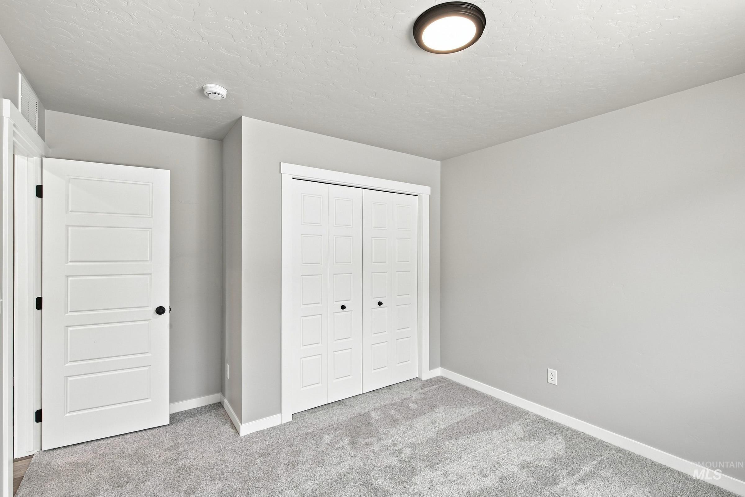 2199 S Border Way Property Photo 17