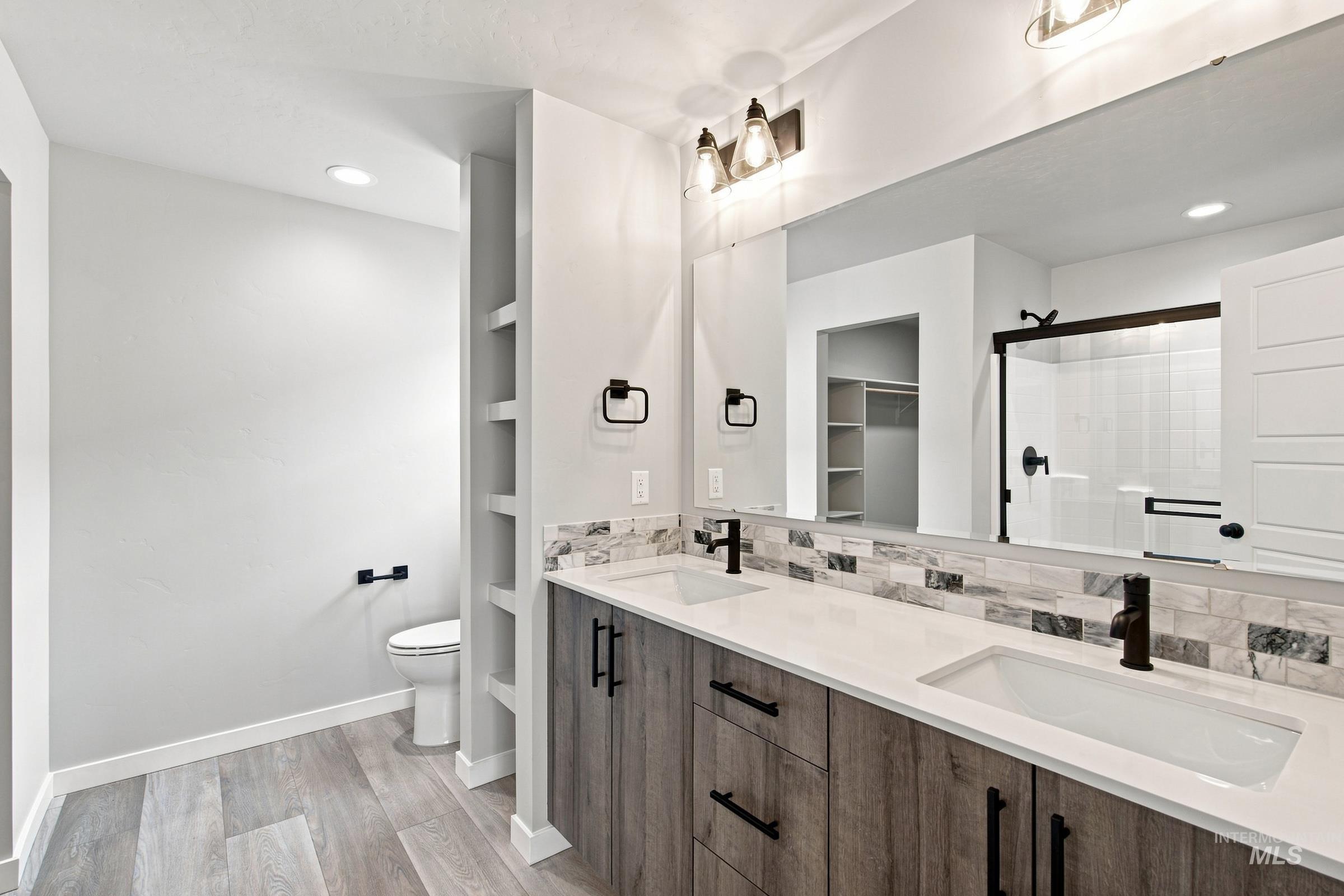 2199 S Border Way Property Photo 25