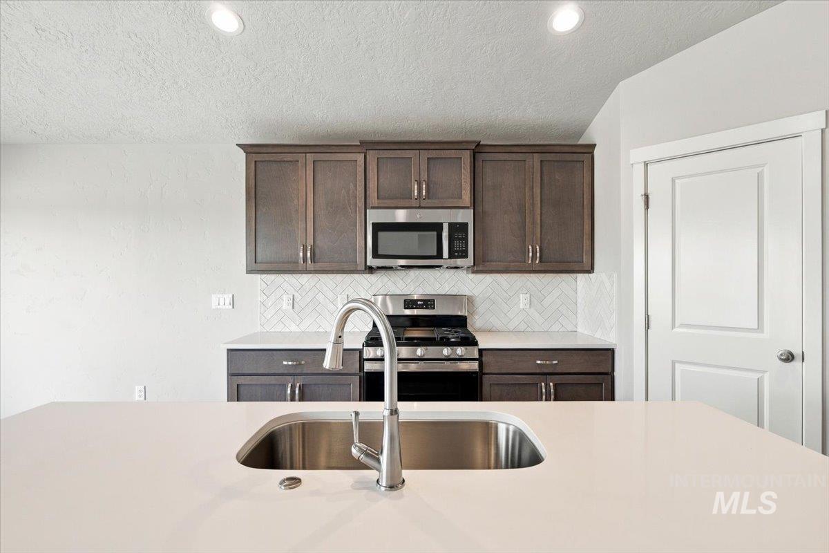 11302 W Tutor St Property Photo 9
