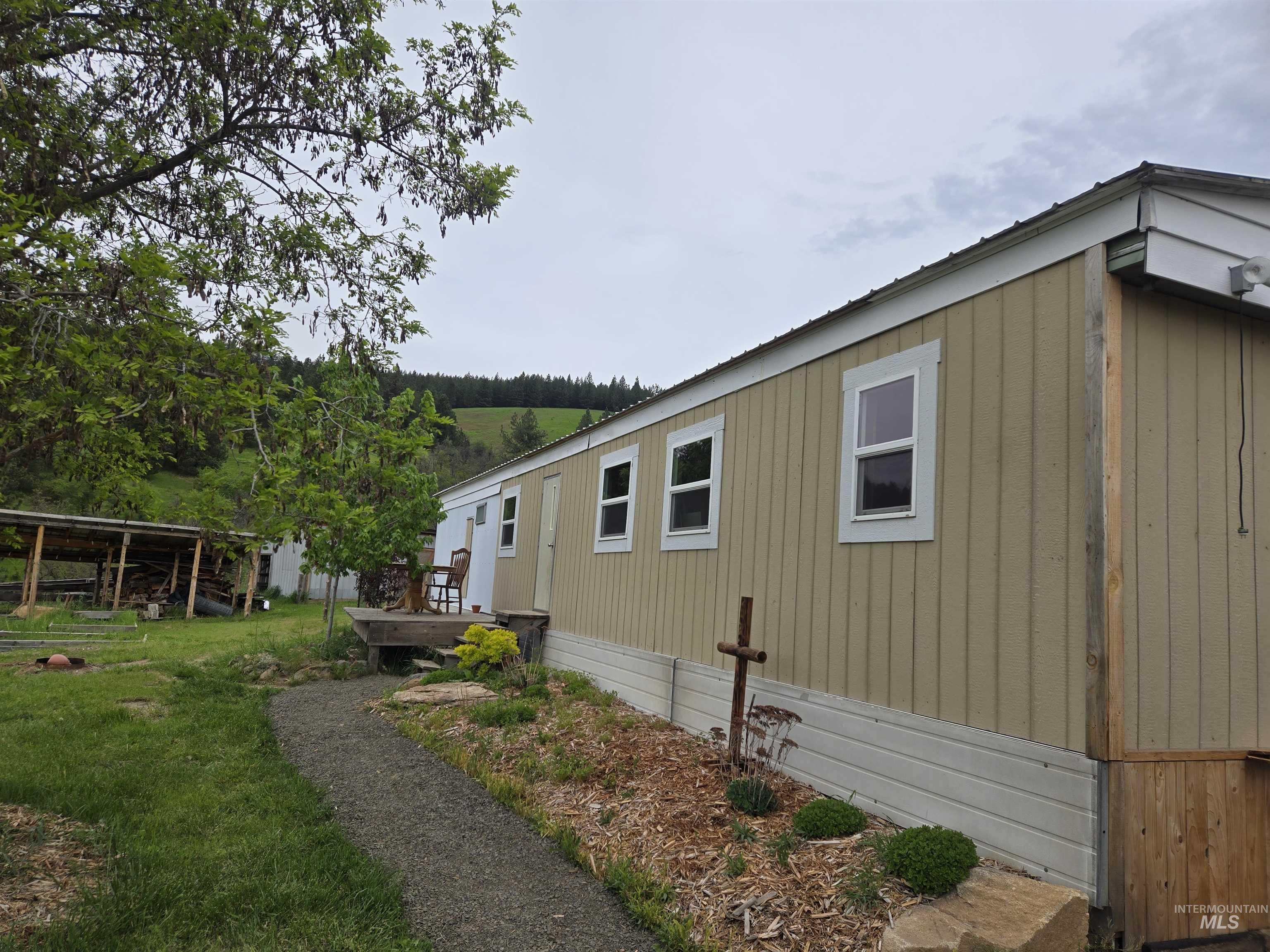 1521 Summitview Drive Property Photo 8