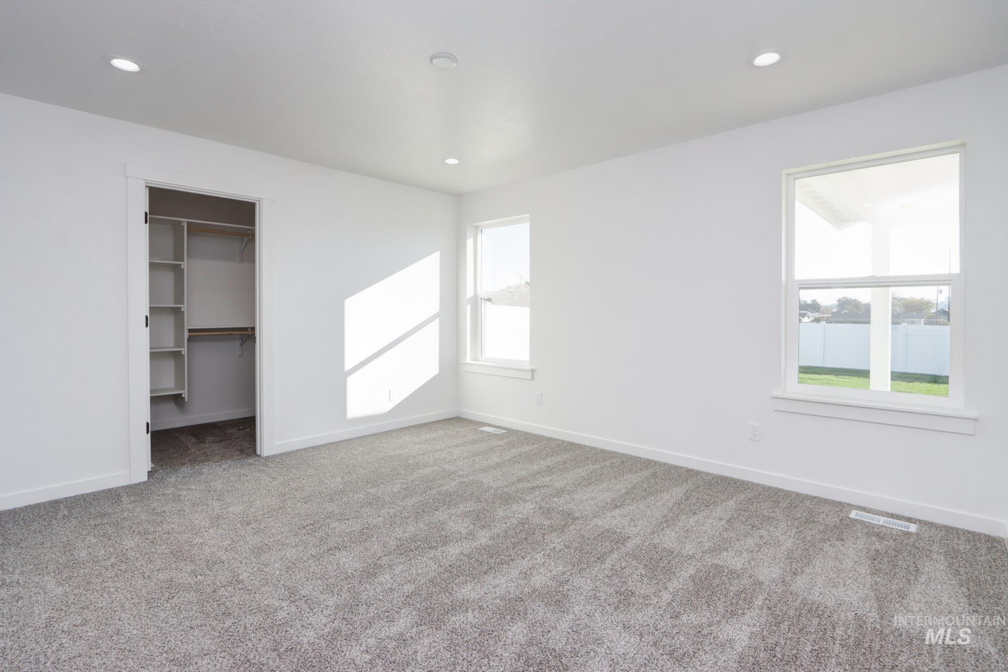 950 Campbell St Property Photo 17