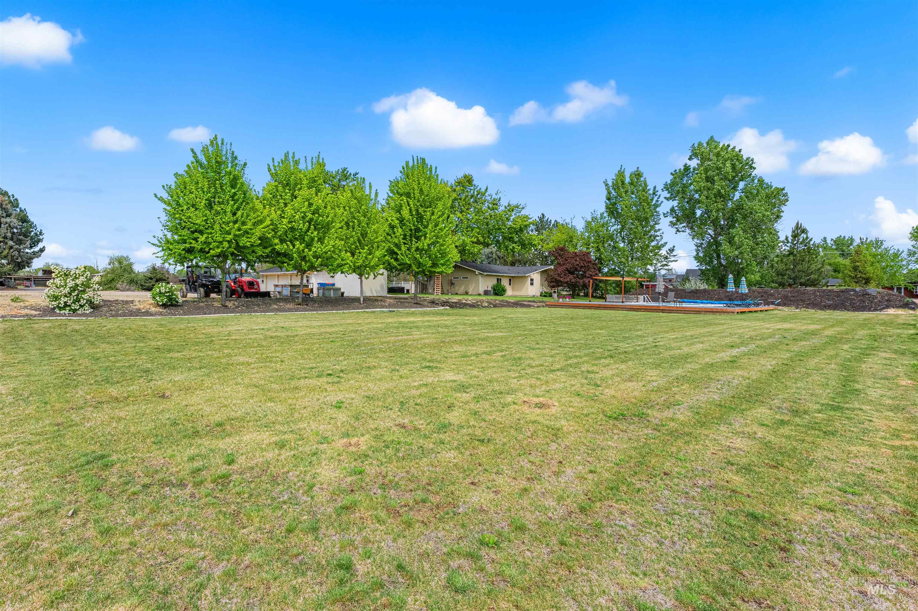 1200 N Beverly Dr Property Photo 6