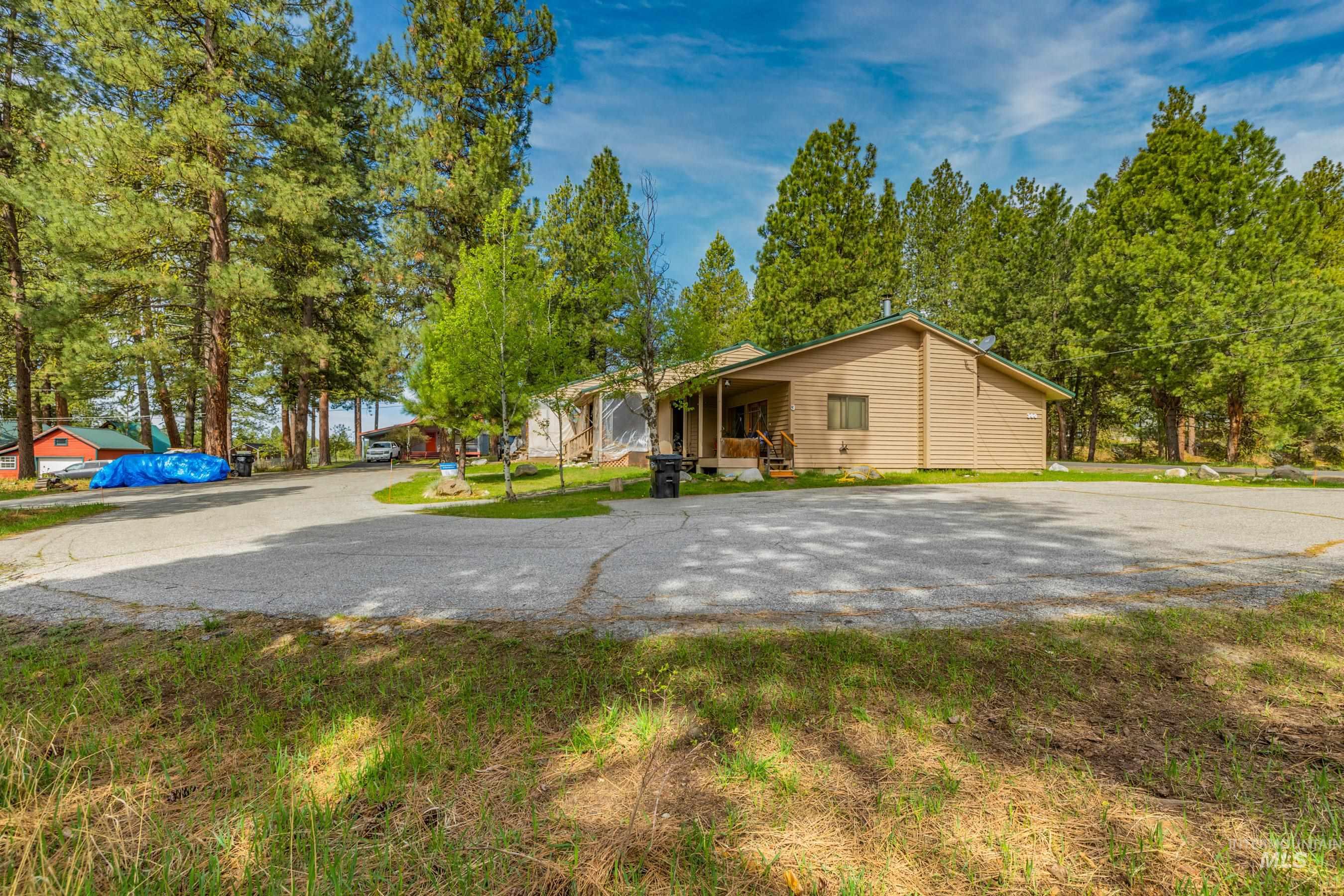 300 Floyde Street Property Photo 7