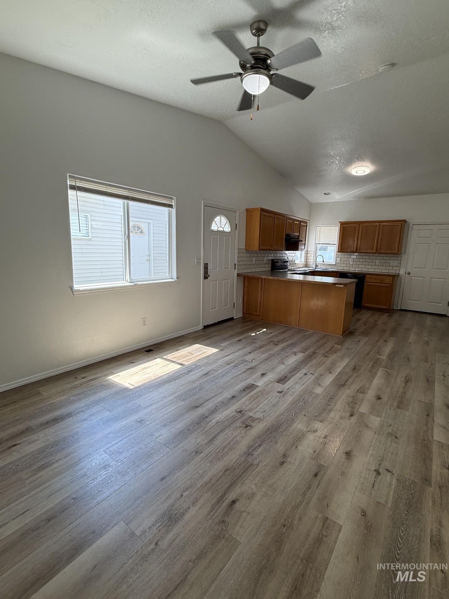 920 S Diamond St. Property Photo 9