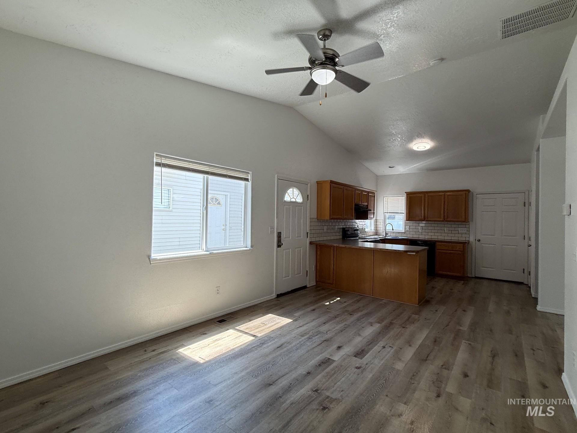 920 S Diamond St. Property Photo 10