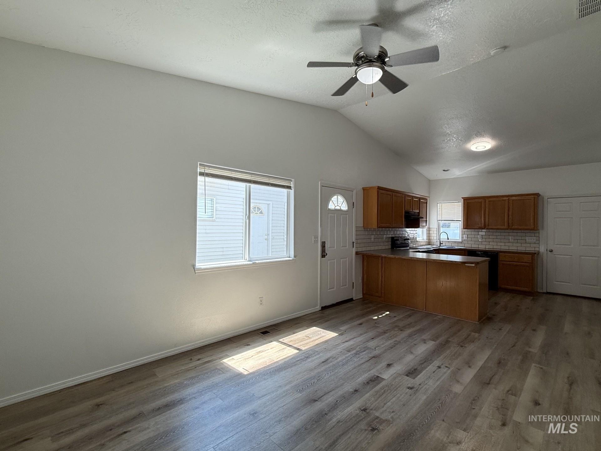 920 S Diamond St. Property Photo 12