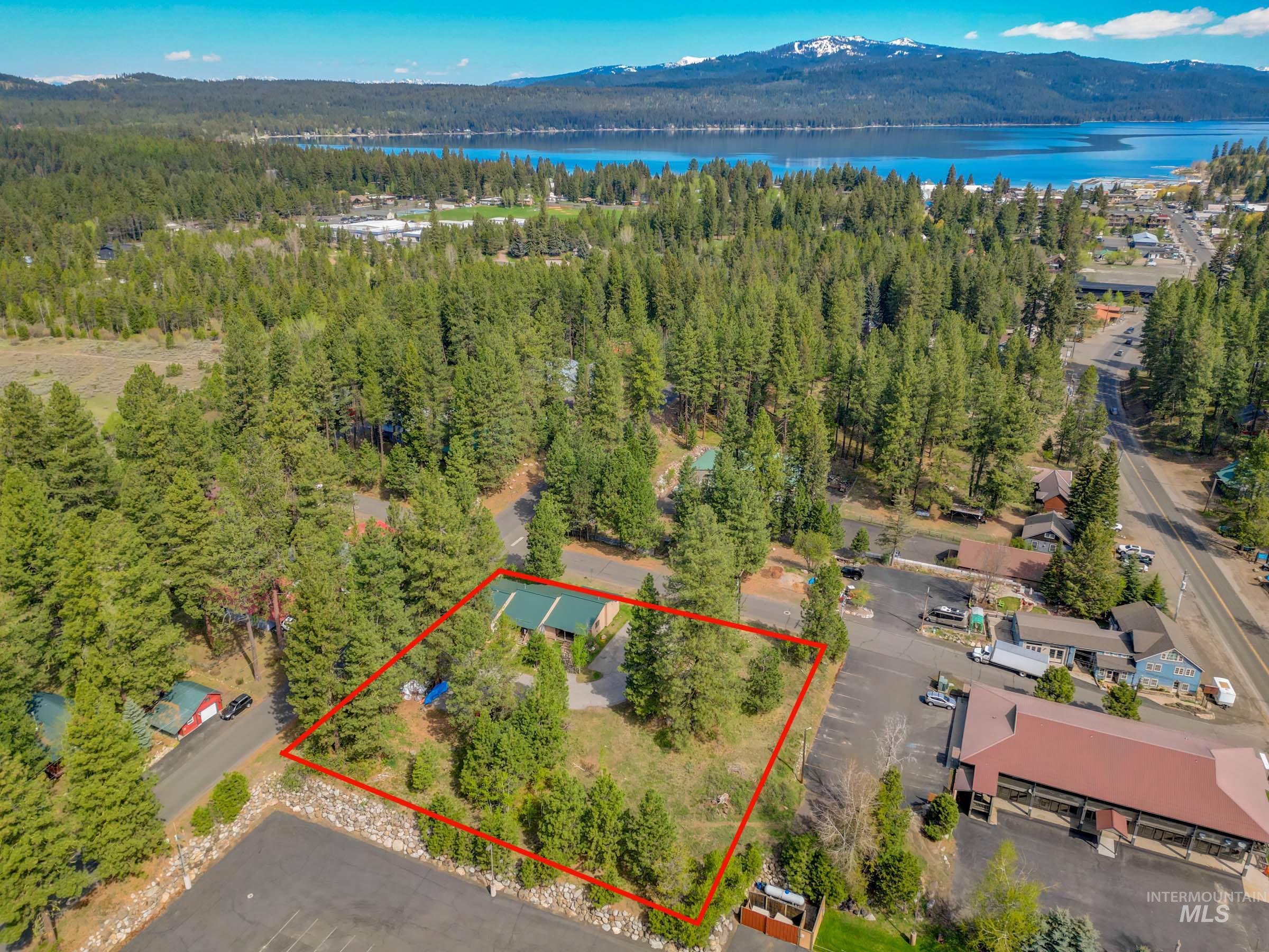 300 Floyde Property Photo 2