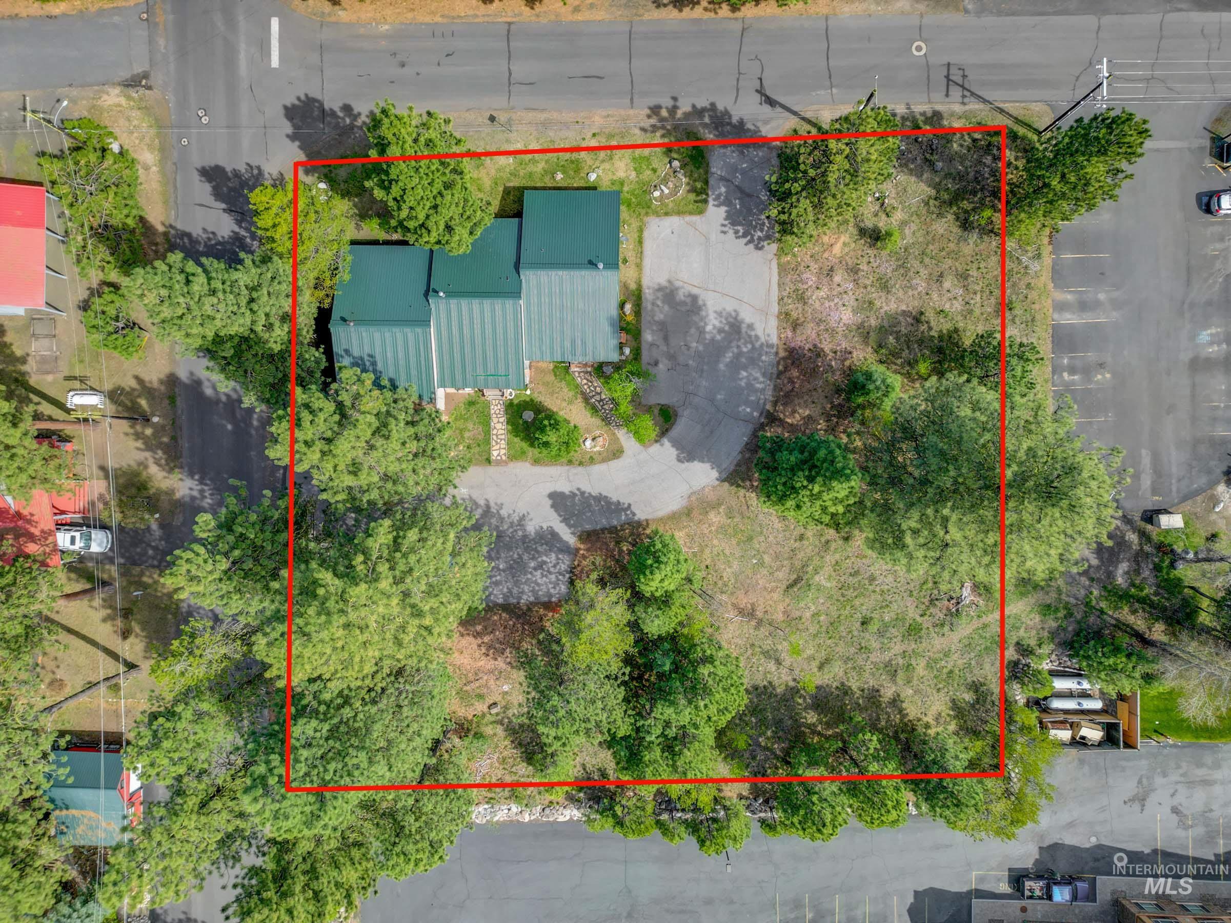 300 Floyde Property Photo 3