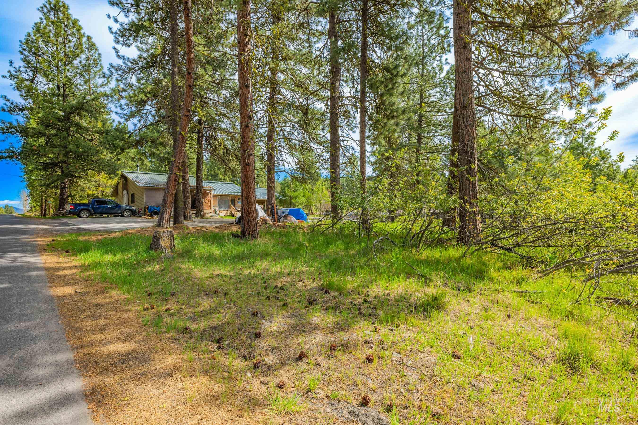 300 Floyde Property Photo 9