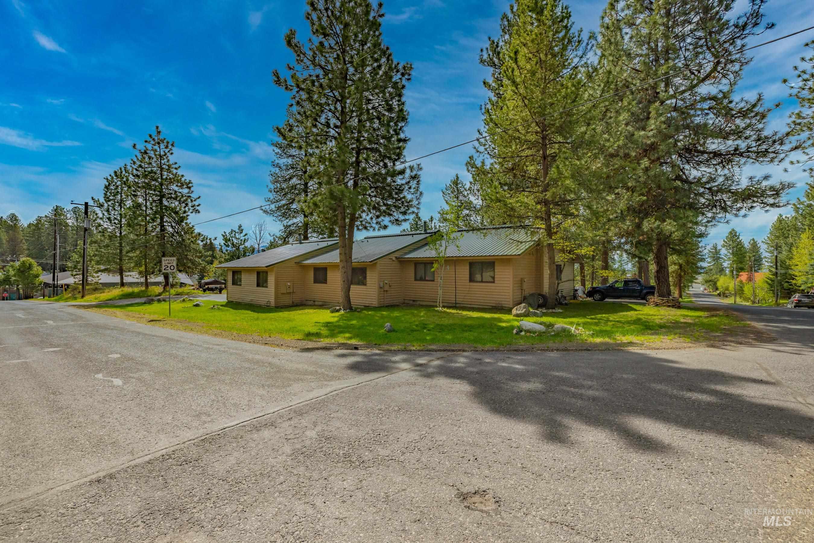 300 Floyde Property Photo 11