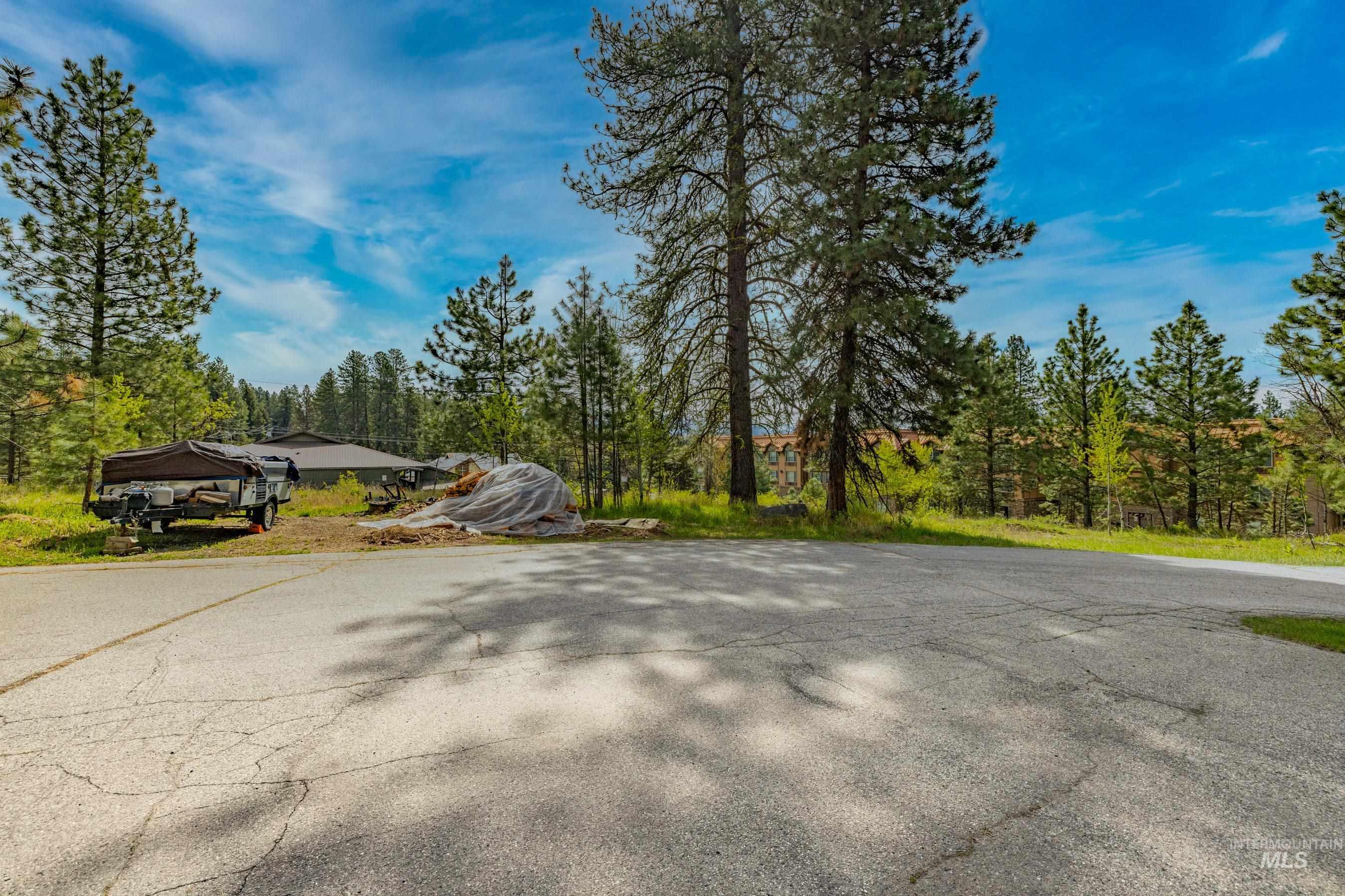 300 Floyde Property Photo 13