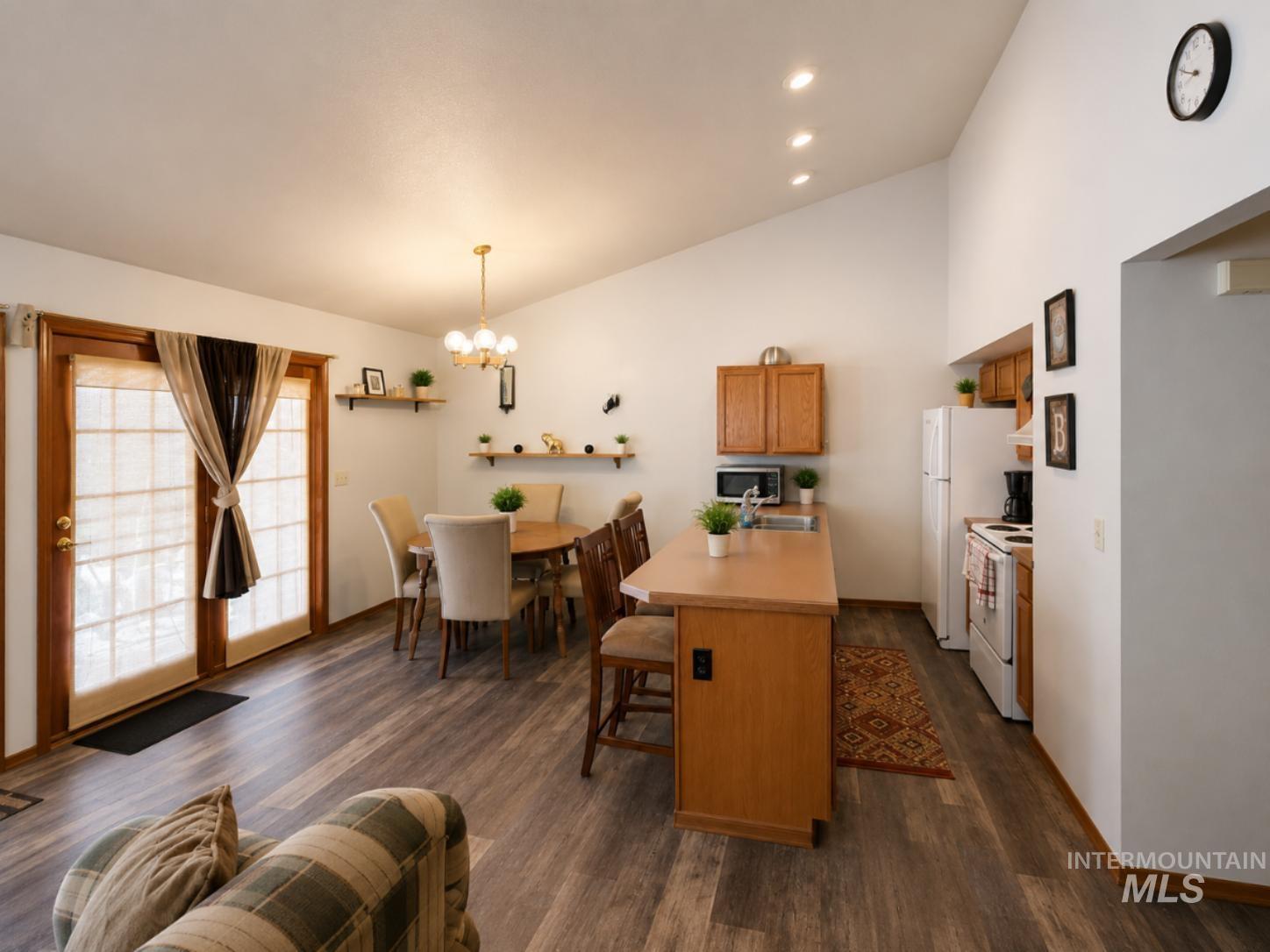300 Floyde Property Photo 23