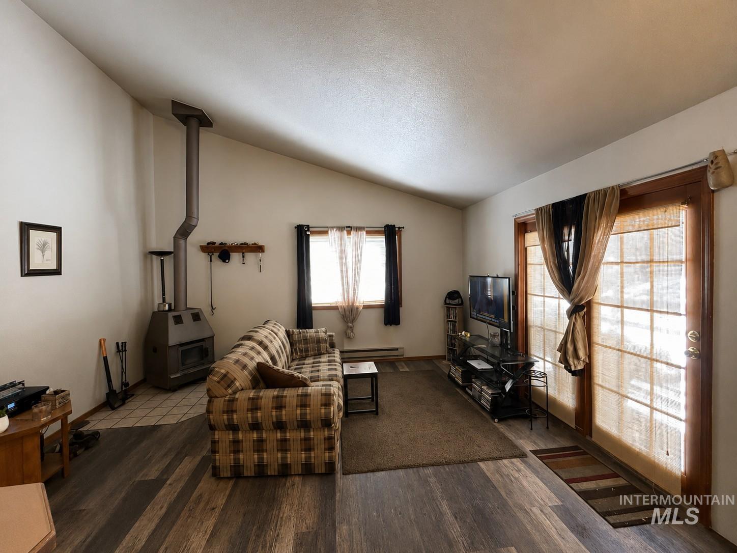 300 Floyde Property Photo 24