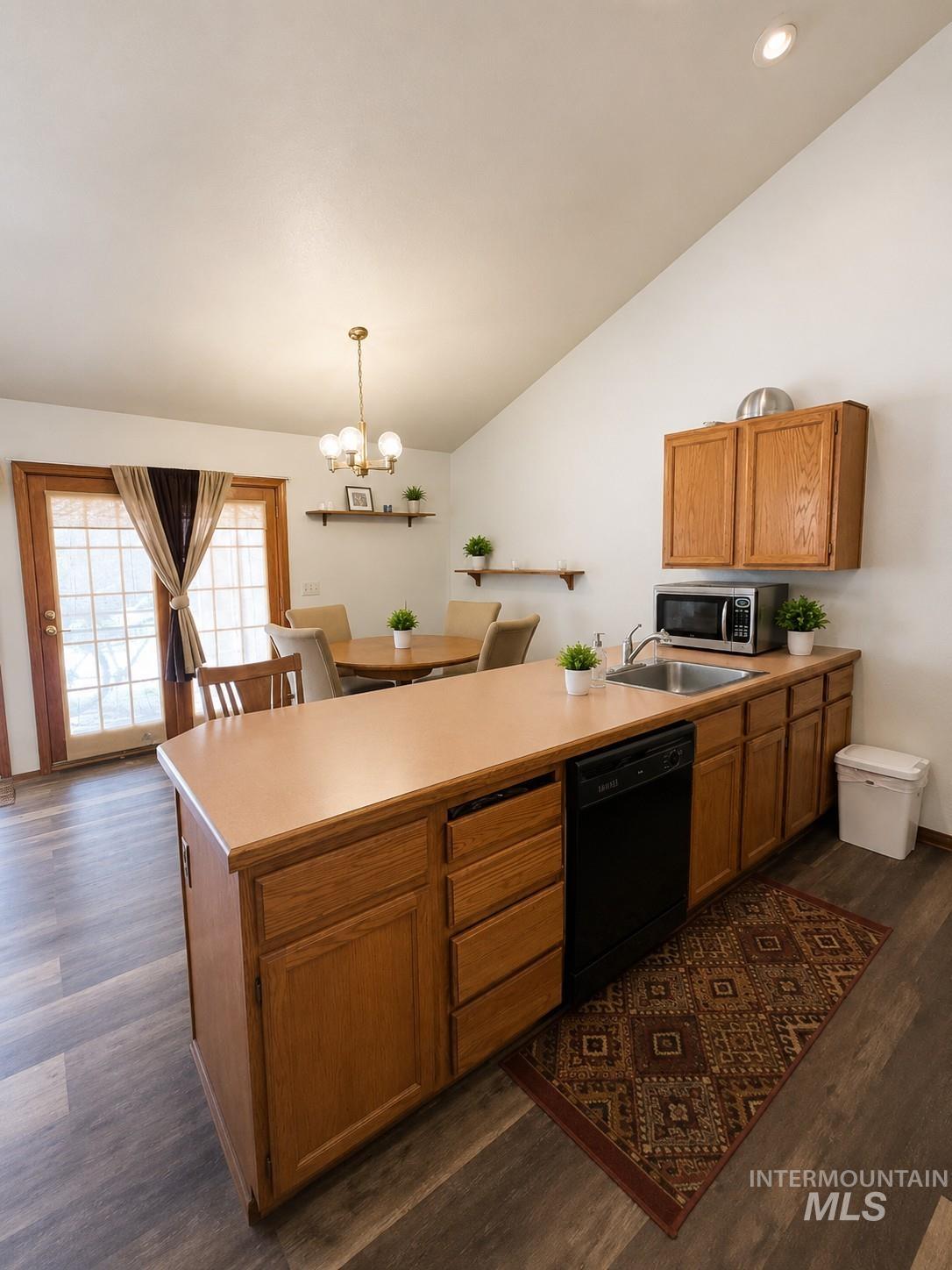 300 Floyde Property Photo 27