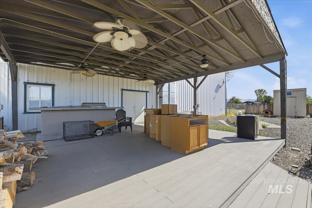 987 Nw Mcmurtrey Rd Property Photo 8