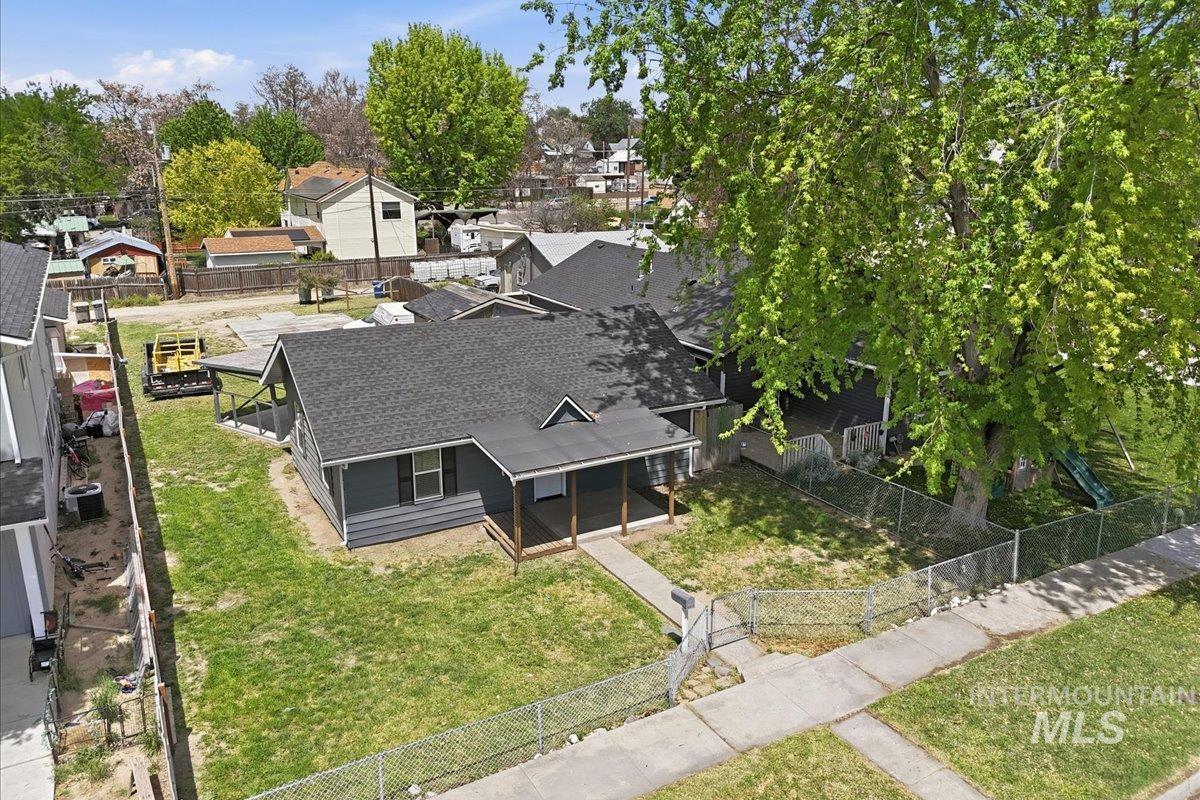 419 15th Ave N Property Photo 19