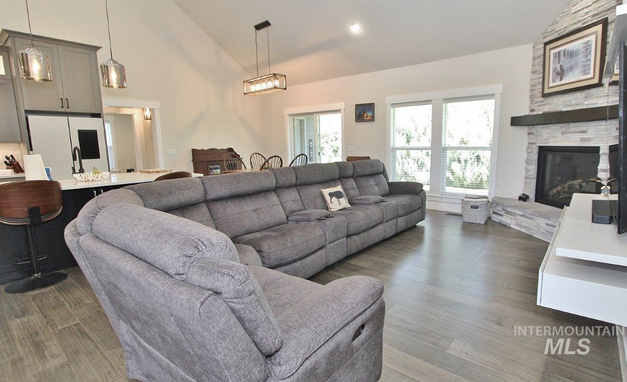 5041 N Pierce Park Ln Property Photo 4