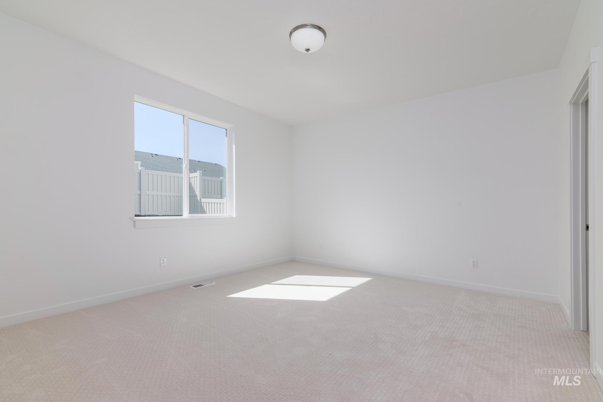 1213 W Grassland St Property Photo 5