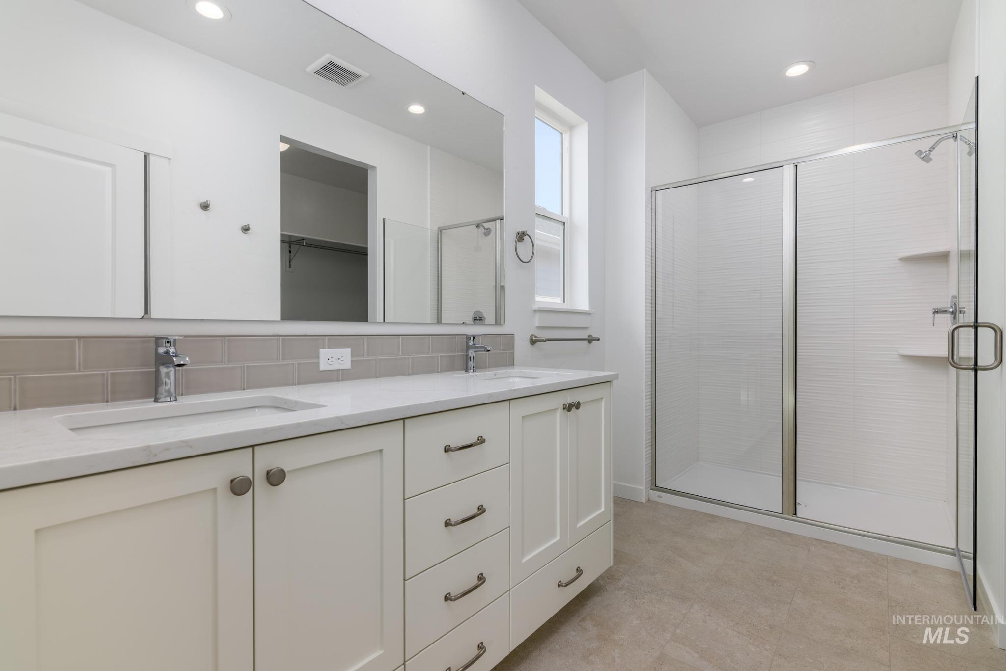 1213 W Grassland St Property Photo 7