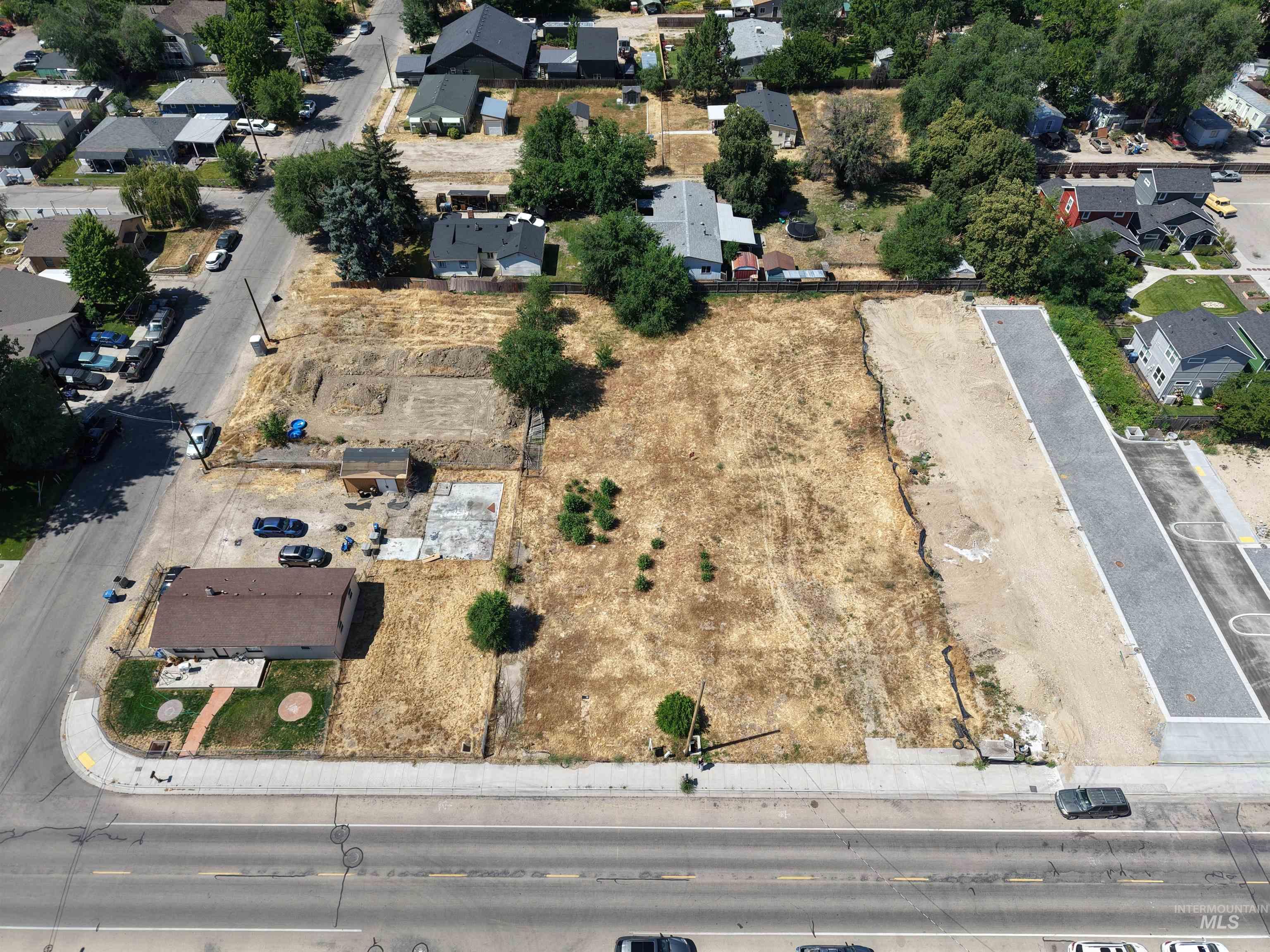 3921&3933 N Adams Property Photo 12