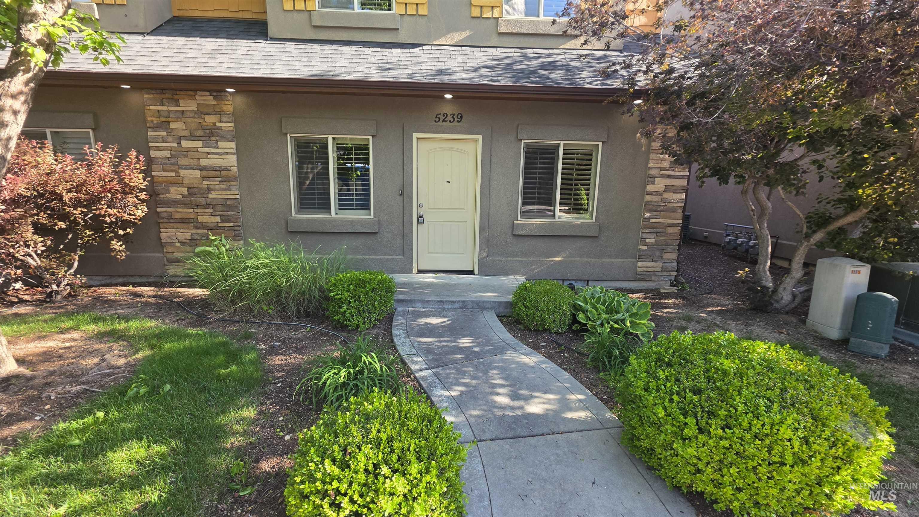 5239 W Morris Hill Rd. Property Photo 1