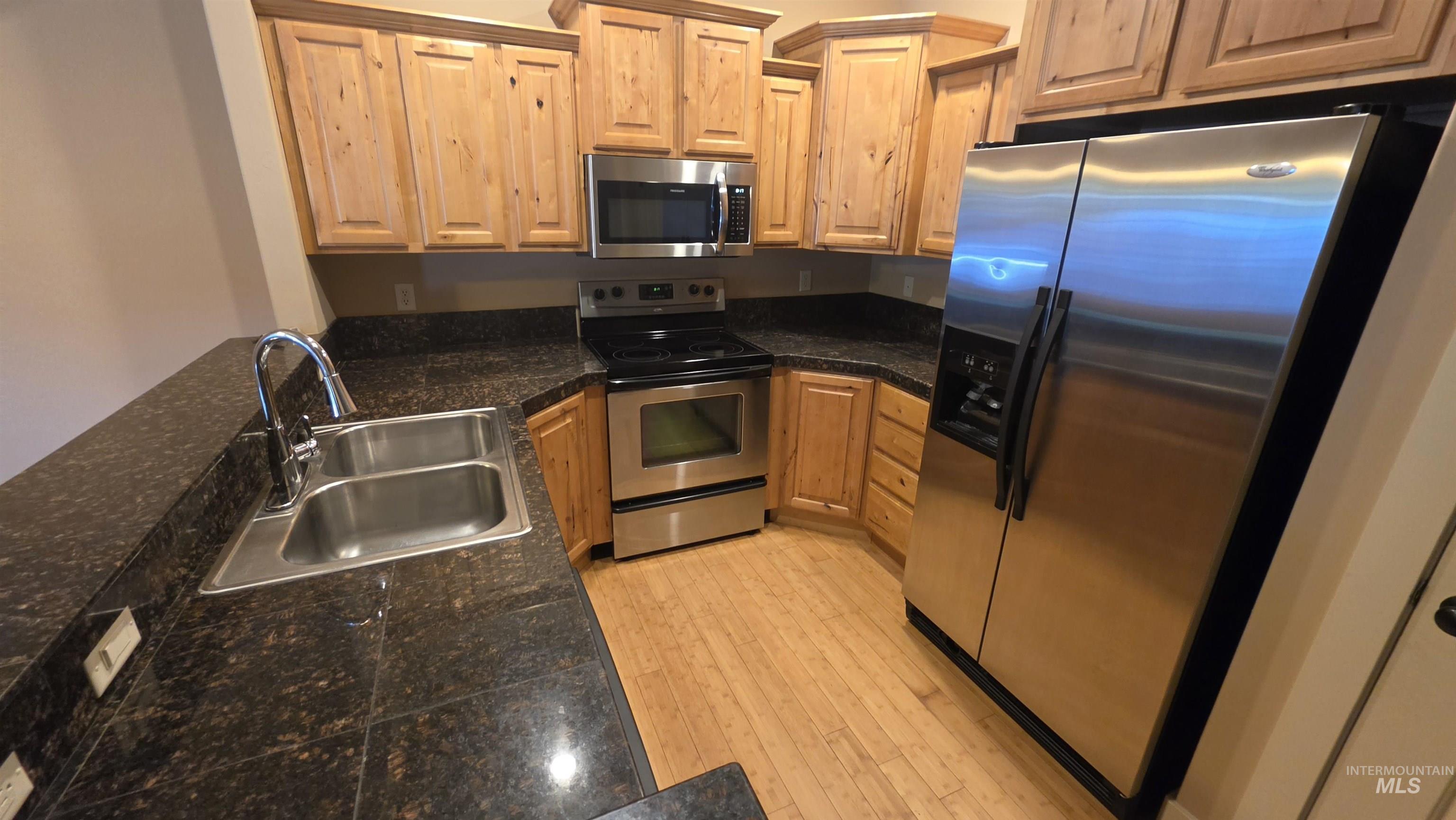 5239 W Morris Hill Rd. Property Photo 3