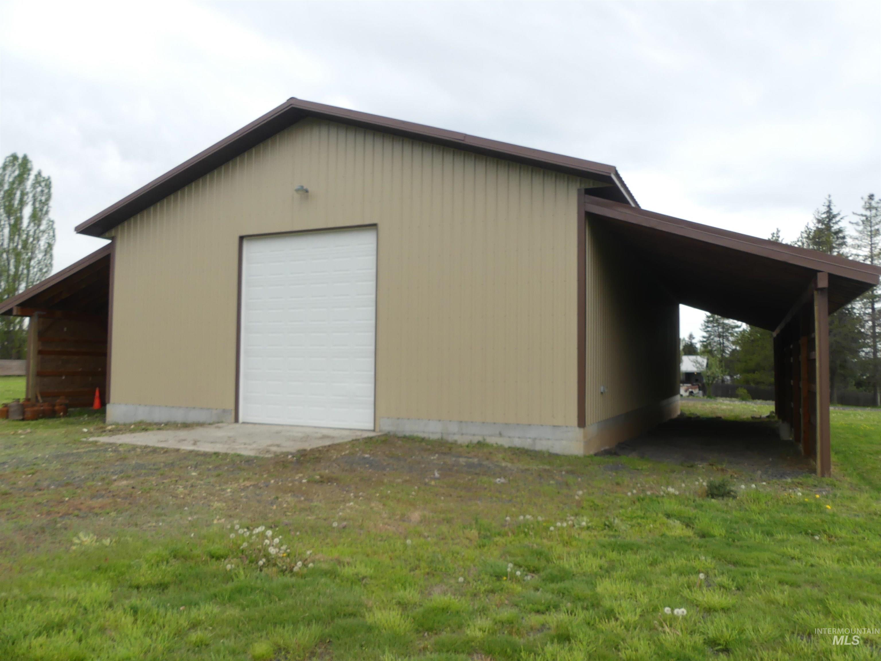 774 Pleasant Acre Dr Property Photo 2