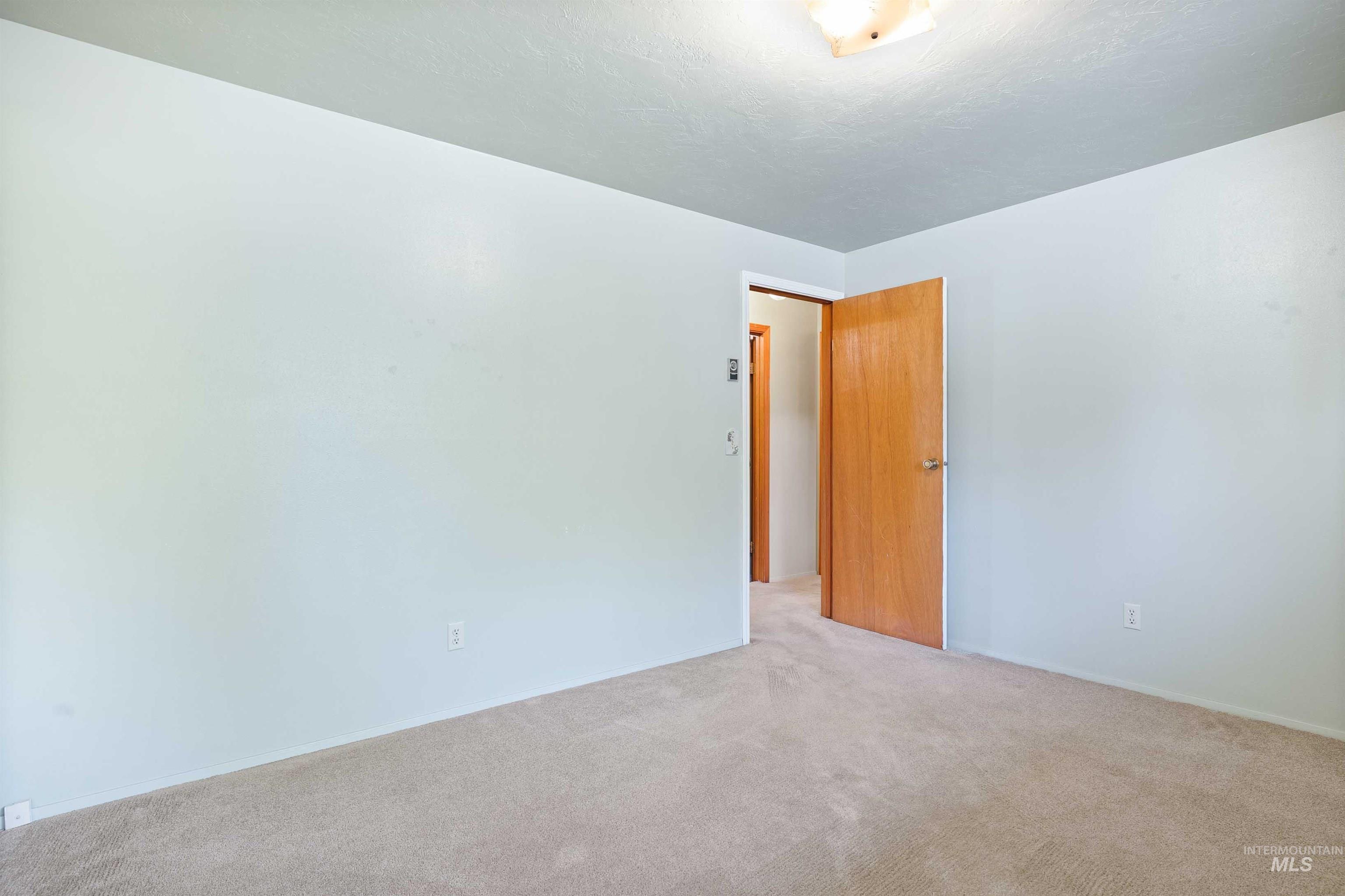 764 Meadows Dr. Property Photo 20