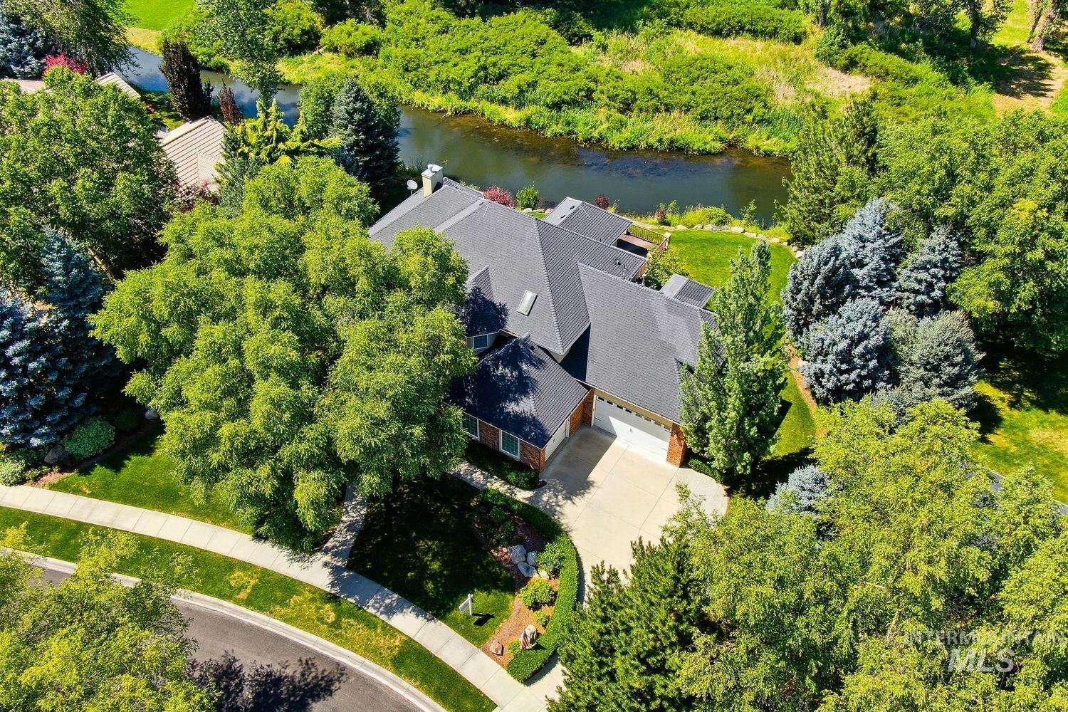 536 W Bogus View Dr Property Photo 3