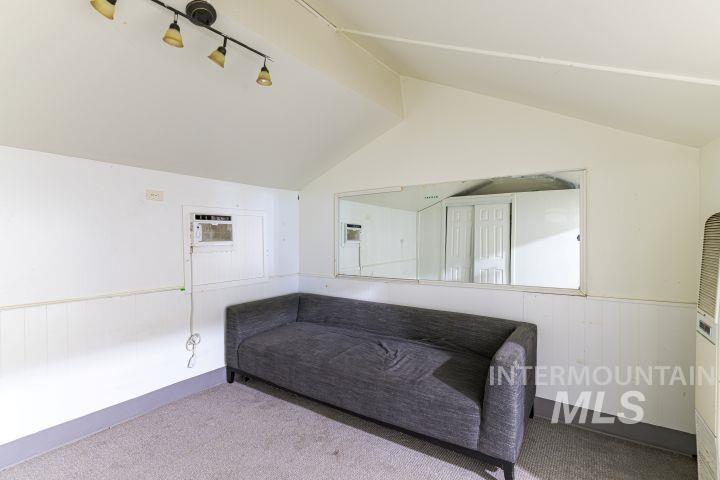 805 1/2 W Richmond St. Property Photo 10