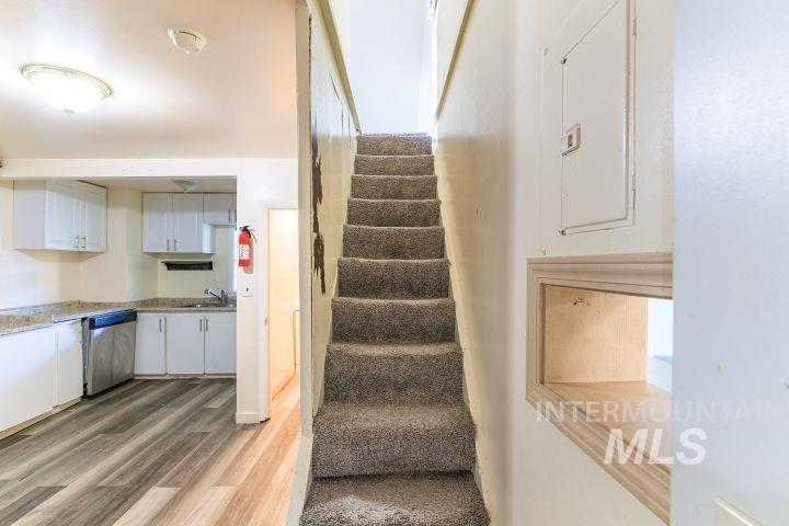 805 1/2 W Richmond St. Property Photo 11
