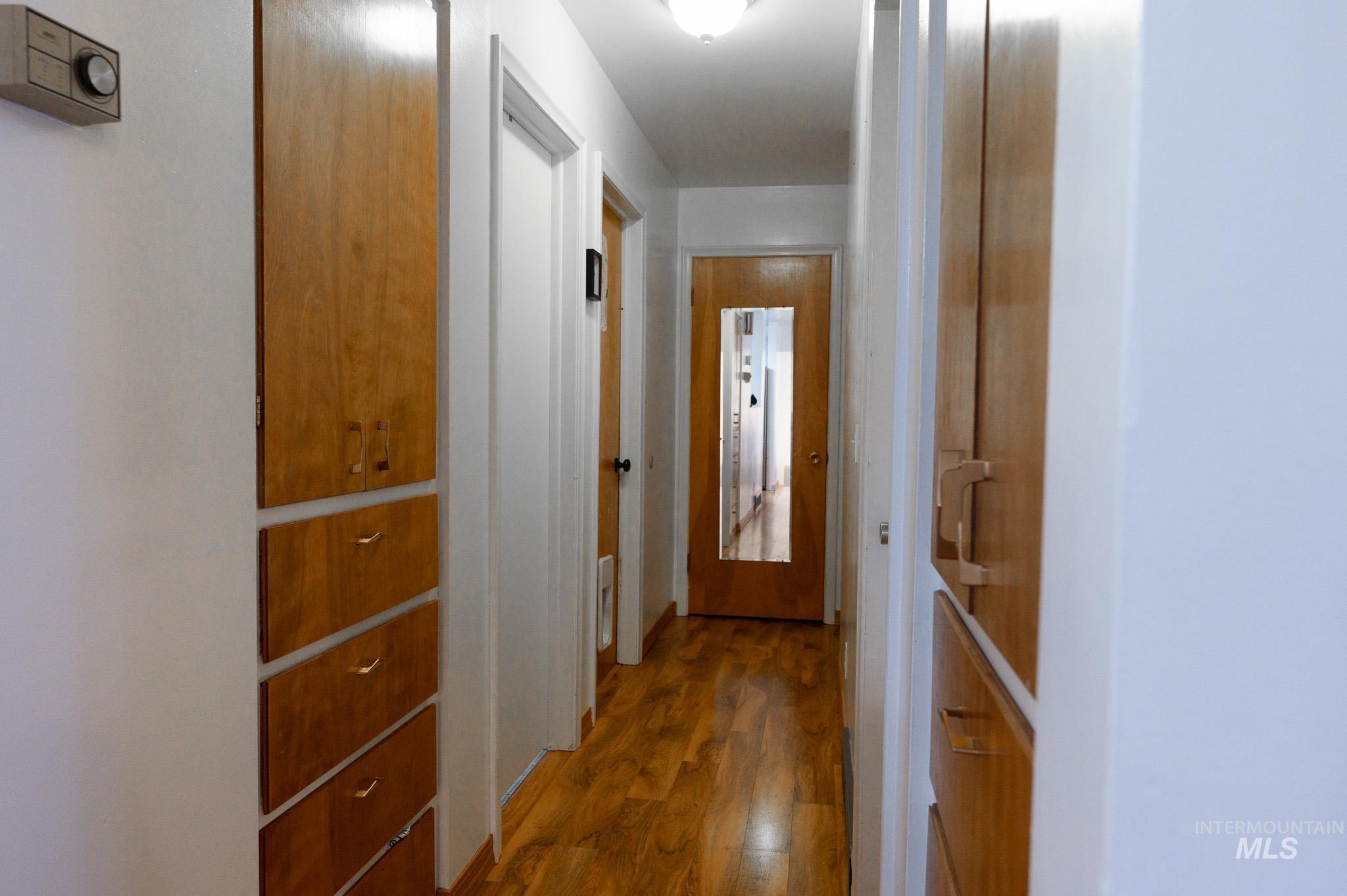 408 W Lincoln Property Photo 8