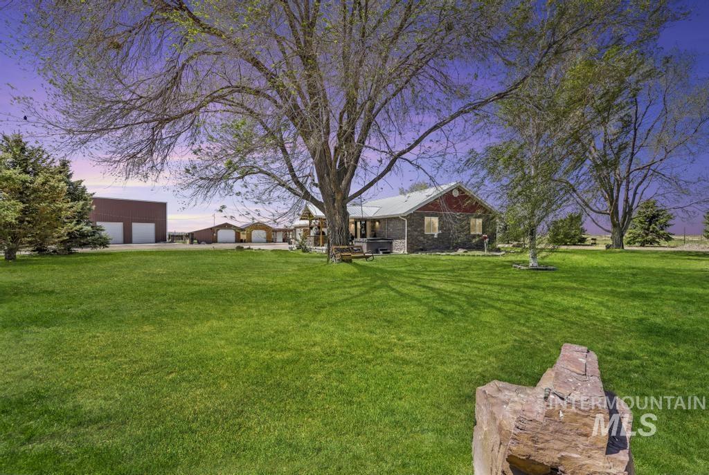 2097 E 2500 N Property Photo 4
