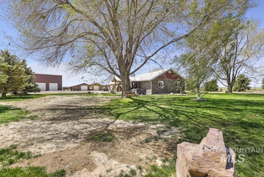 2097 E 2500 N Property Photo 32
