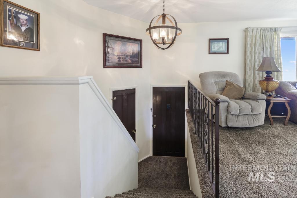 2148 Alta Vista Circle Property Photo 4