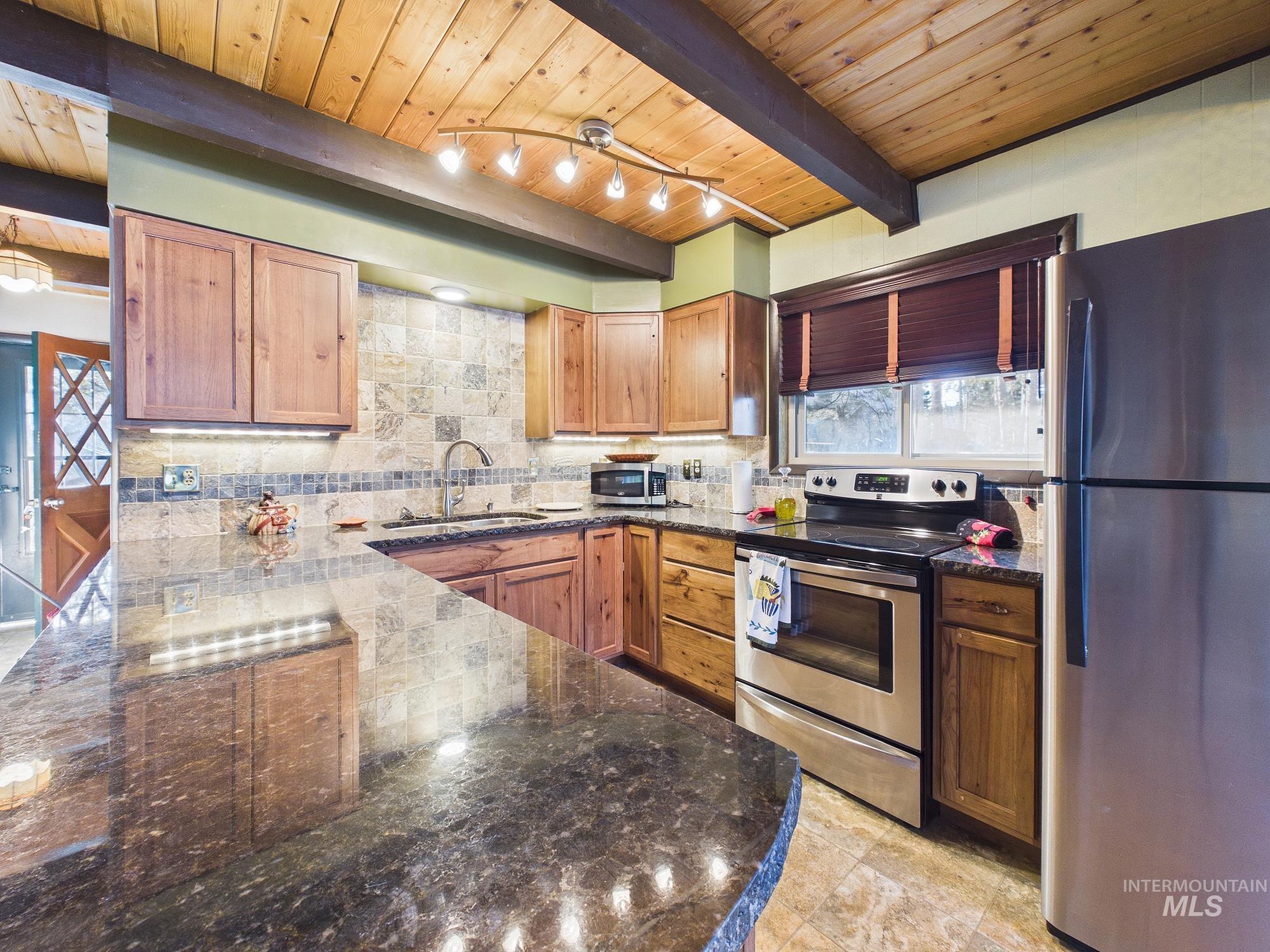 4 Lem Ct Property Photo 1
