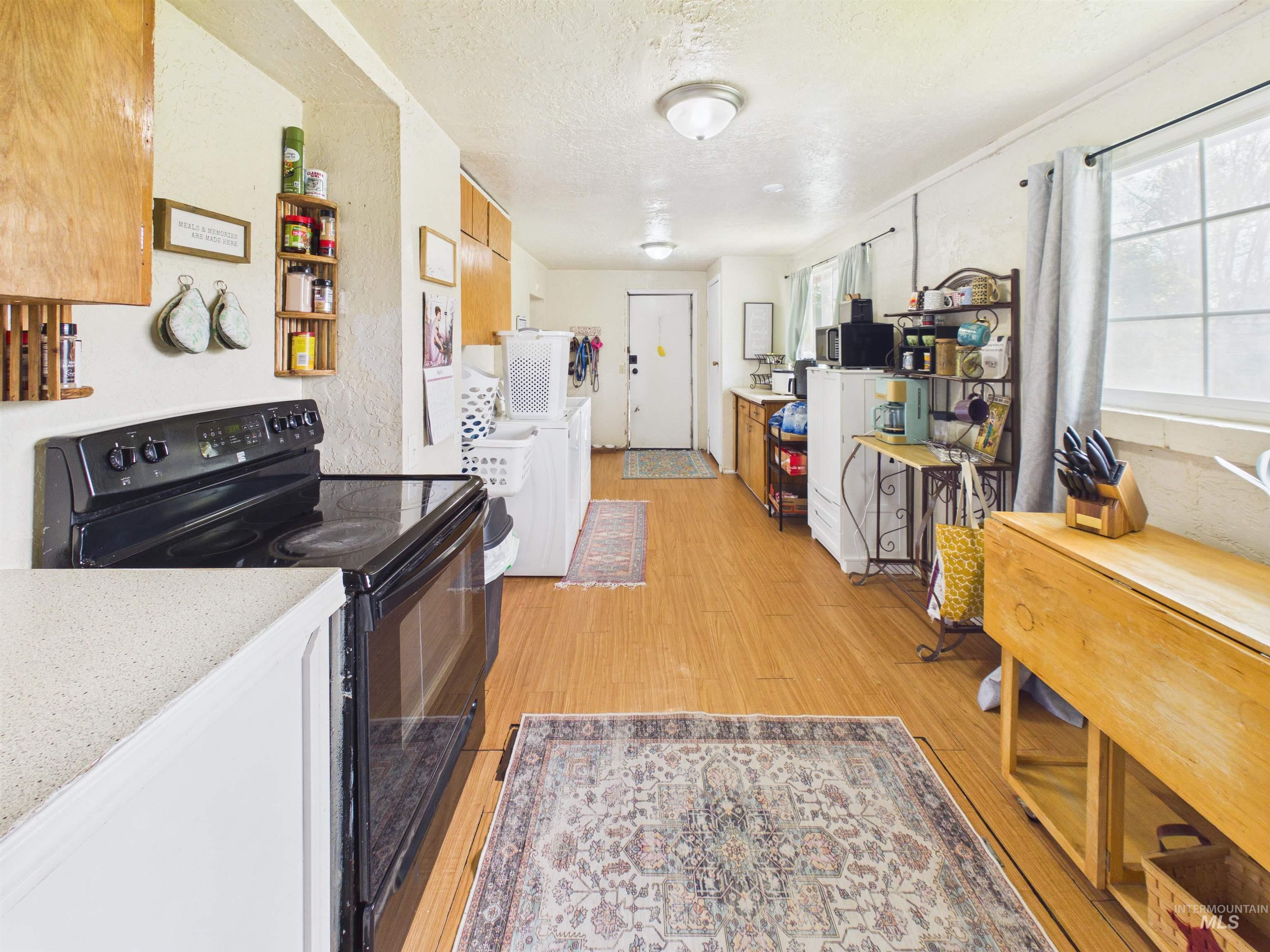 1448 Malta Ave Property Photo 14