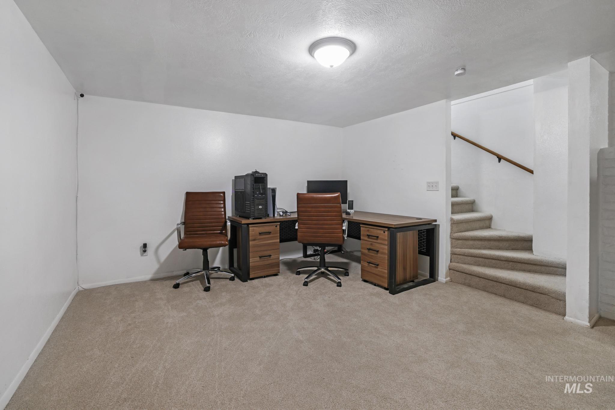 605 4th Ave E Property Photo 16