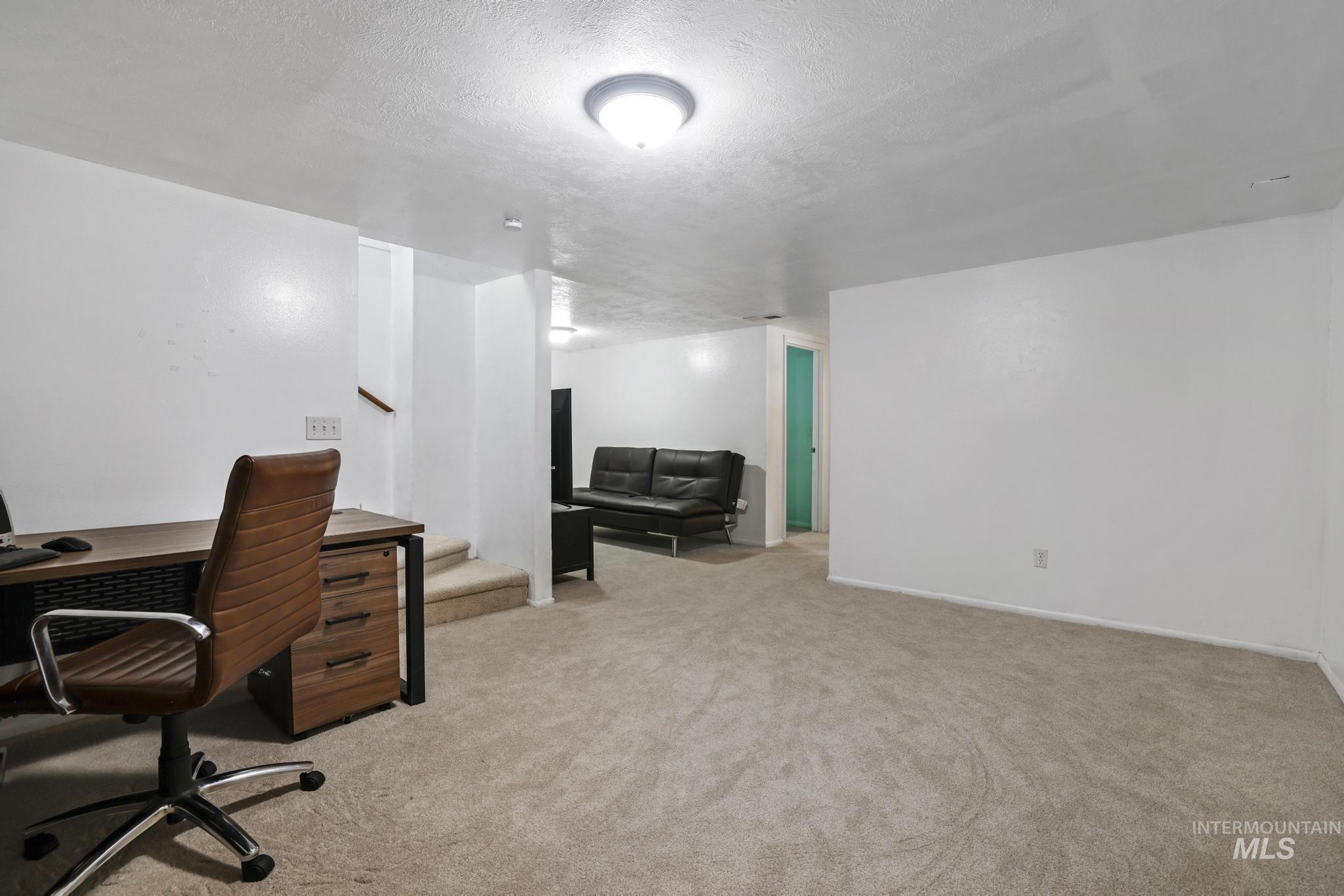 605 4th Ave E Property Photo 18