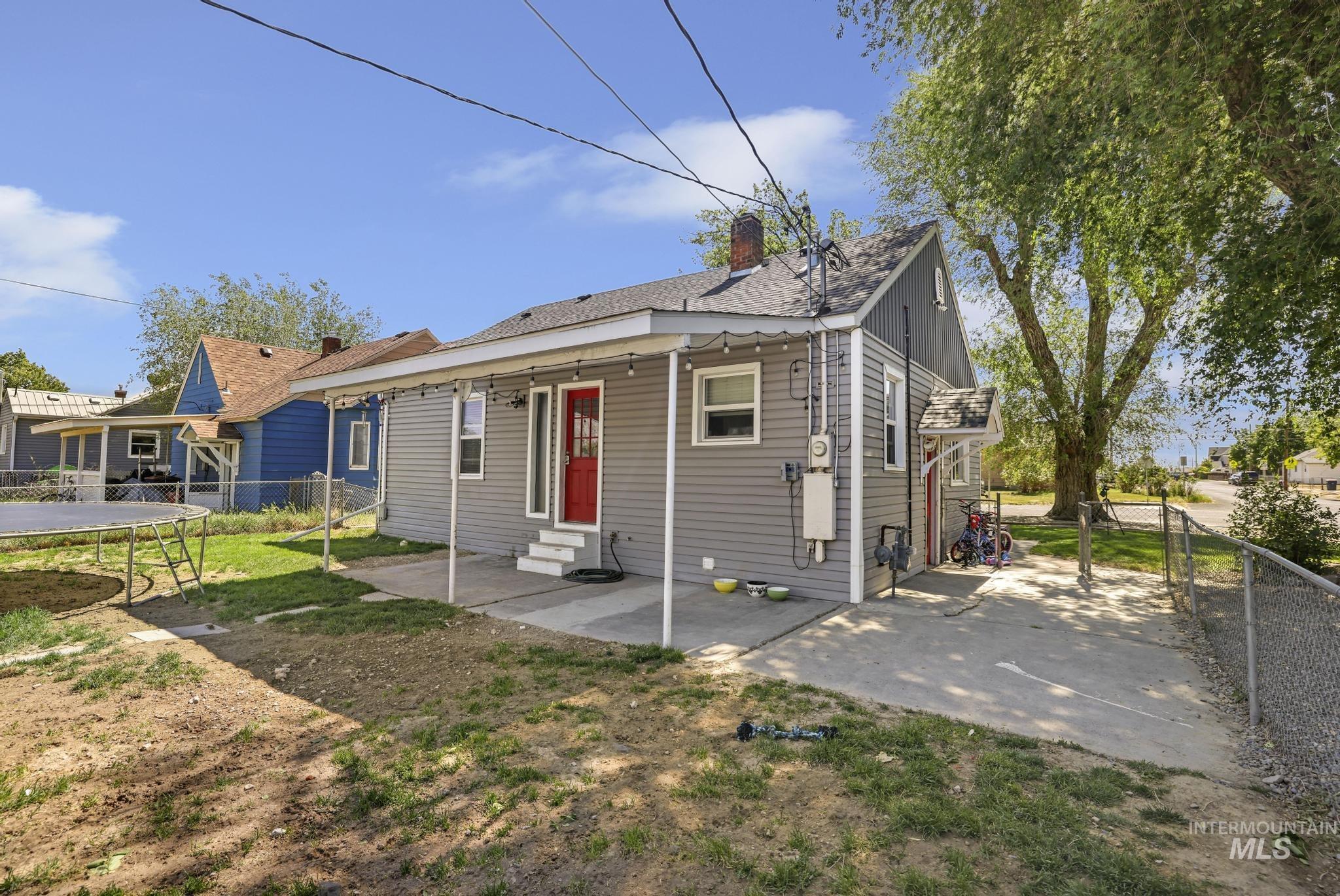 605 4th Ave E Property Photo 25