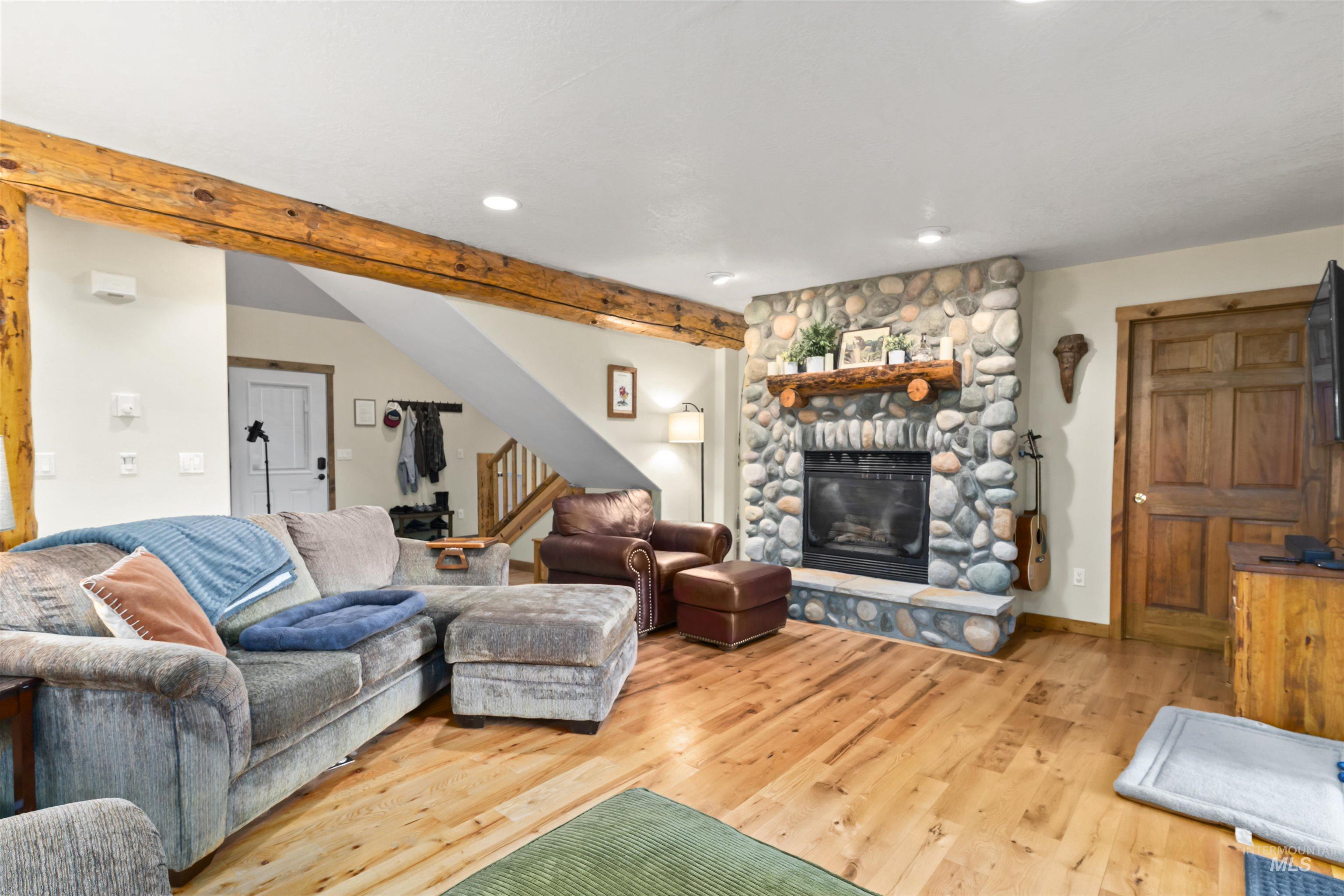 9 Deer Valley Rd. Property Photo 9